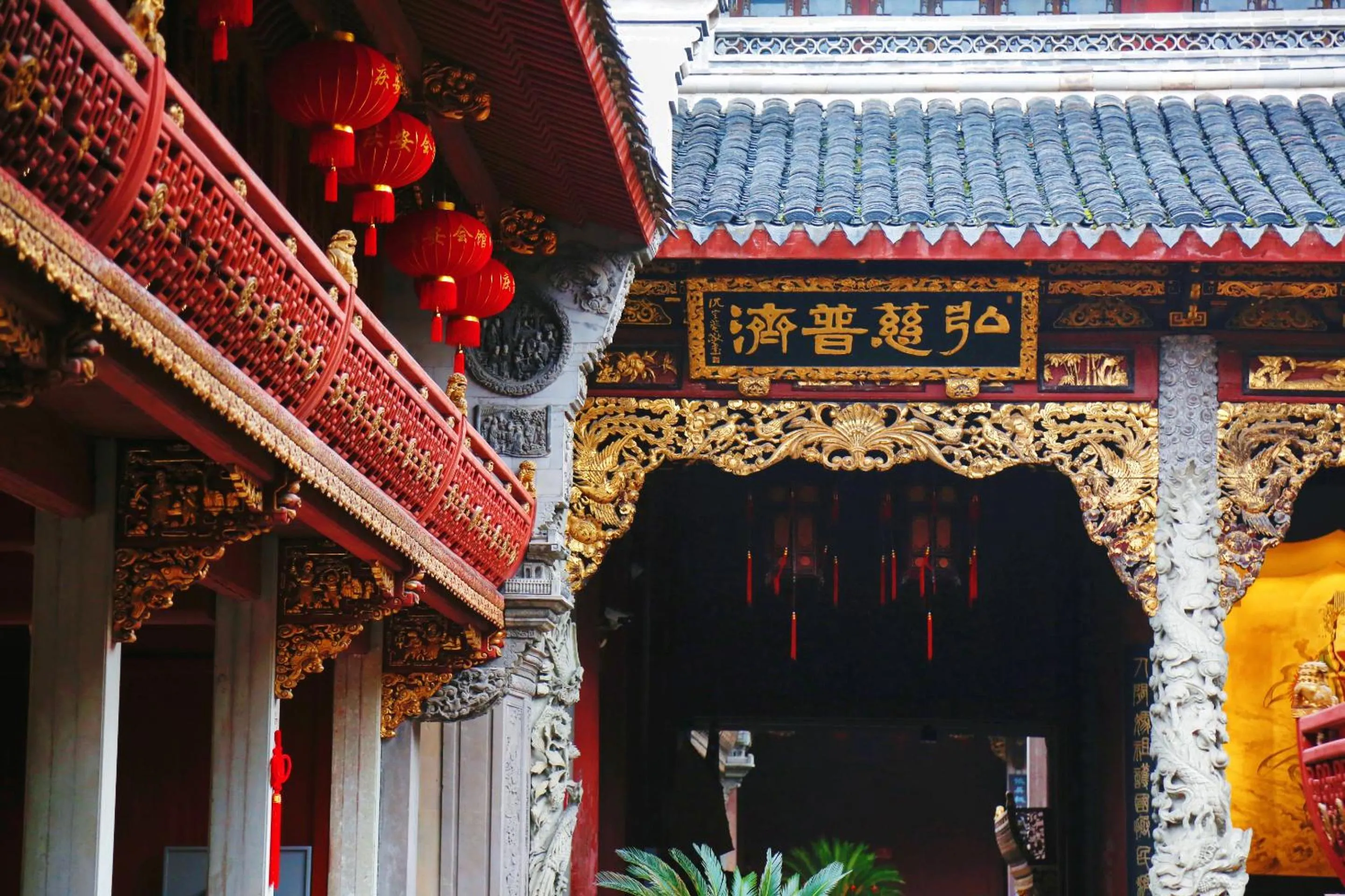 Nearby landmark in Shangri-La Ningbo