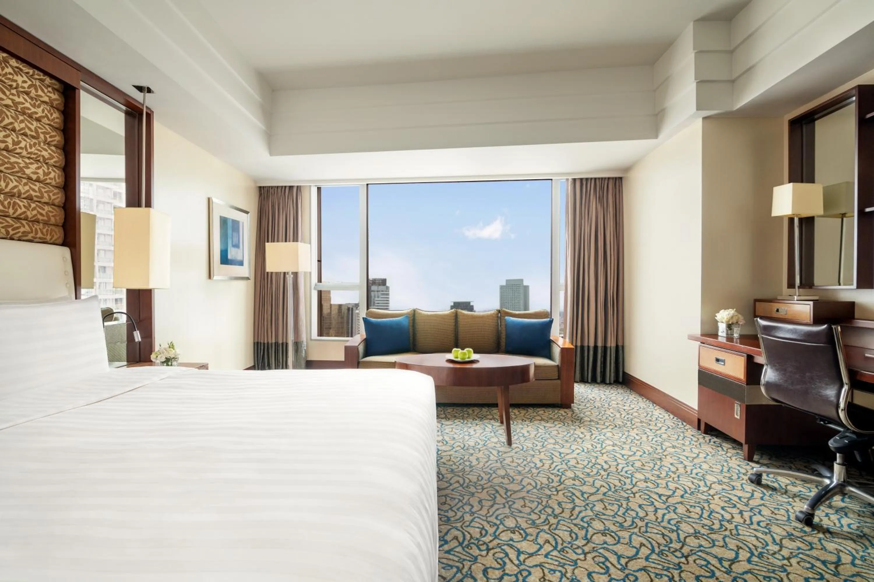 Photo of the whole room, Bed in Shangri-La Ningbo