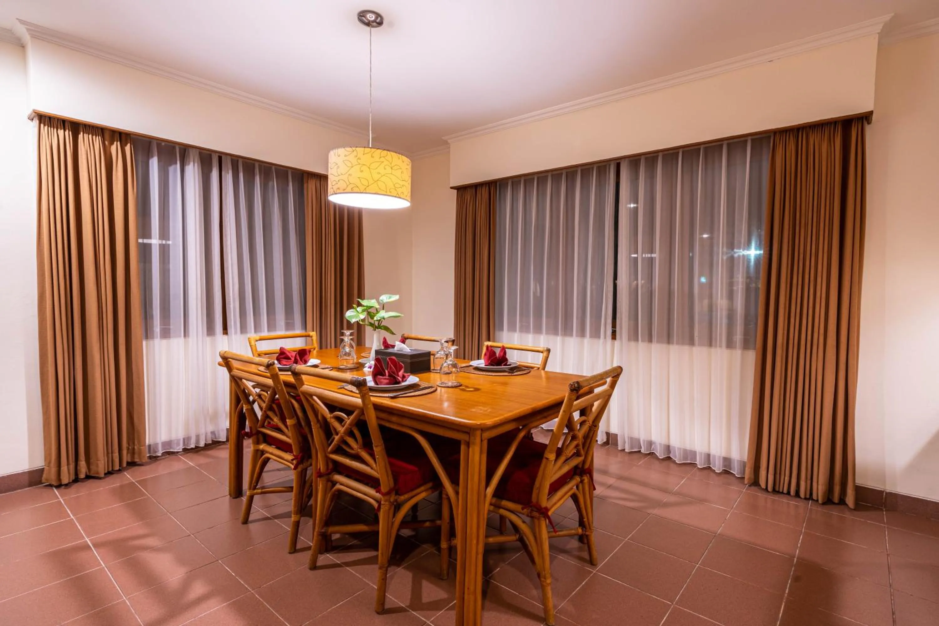 Plagoo Holiday Hotel