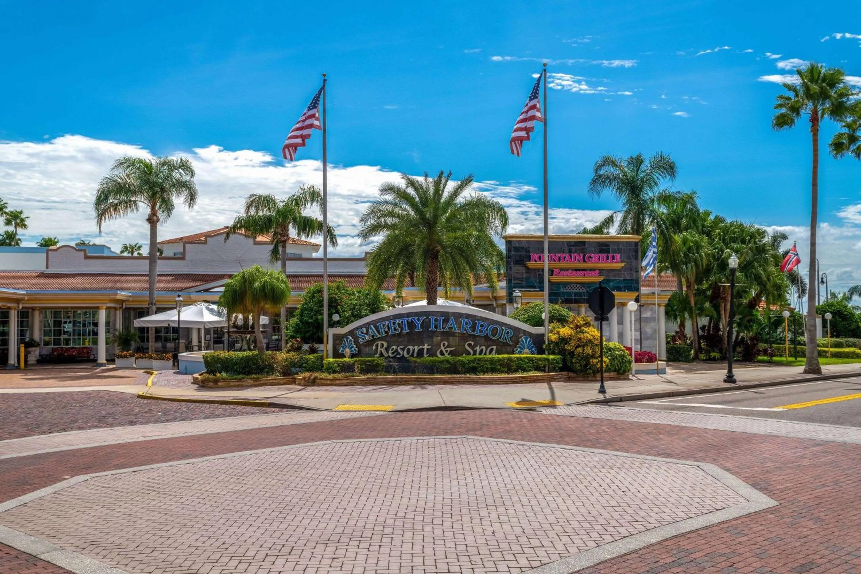 Property building in Safety Harbor Resort & Spa Trademark Collection by Wyndham