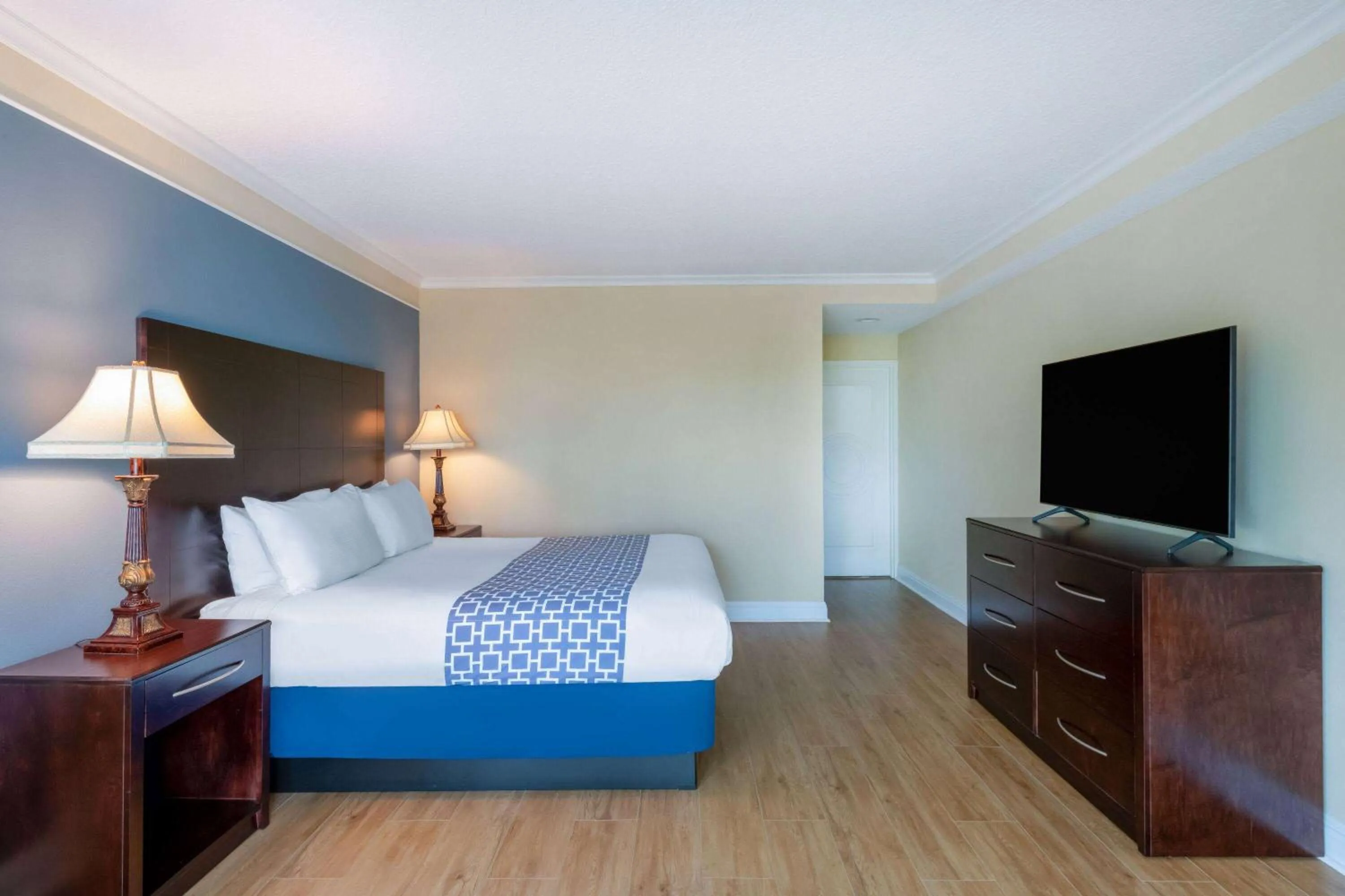 Photo of the whole room, Bed in Safety Harbor Resort & Spa Trademark Collection by Wyndham