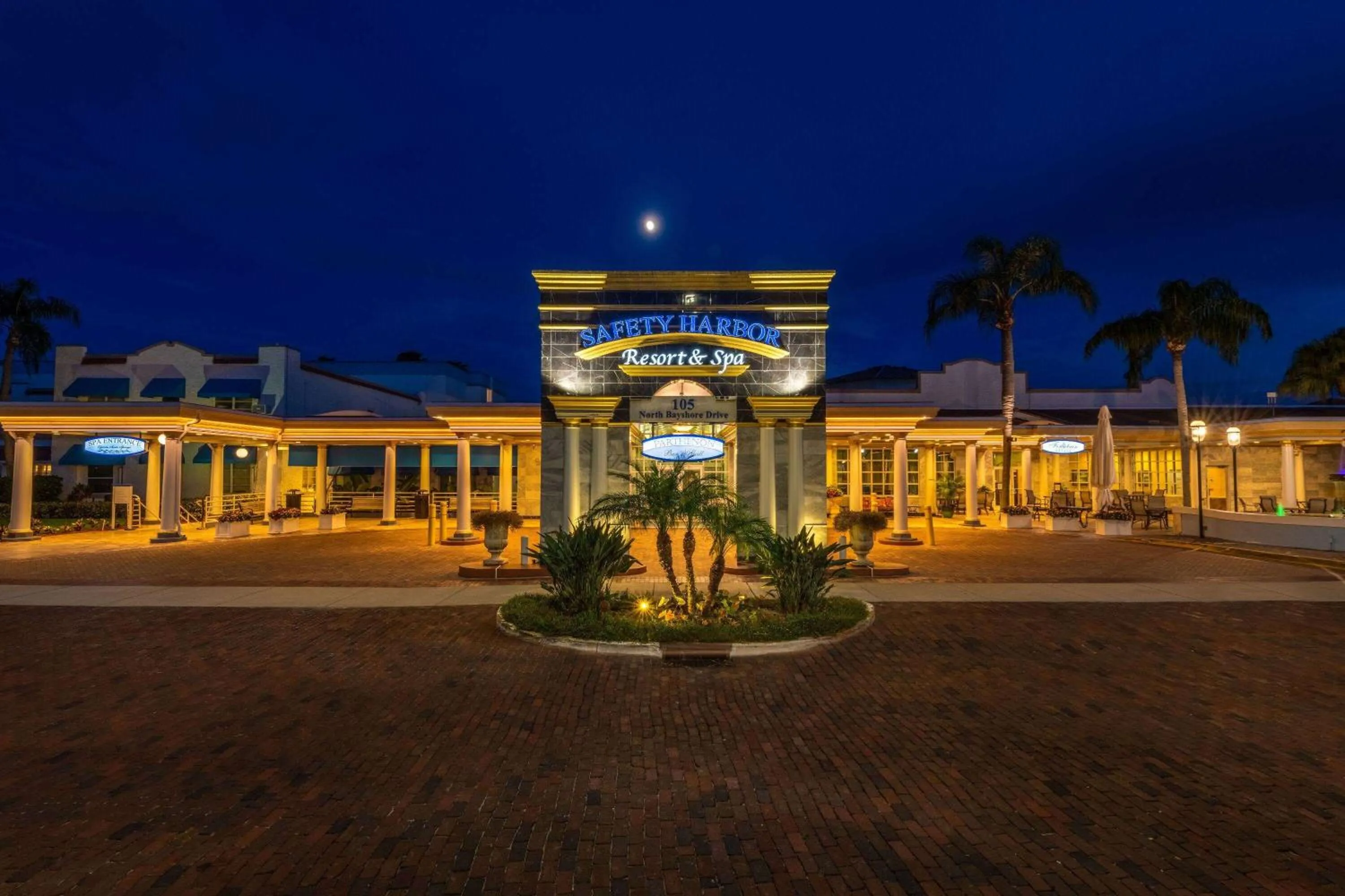 Property building in Safety Harbor Resort & Spa Trademark Collection by Wyndham