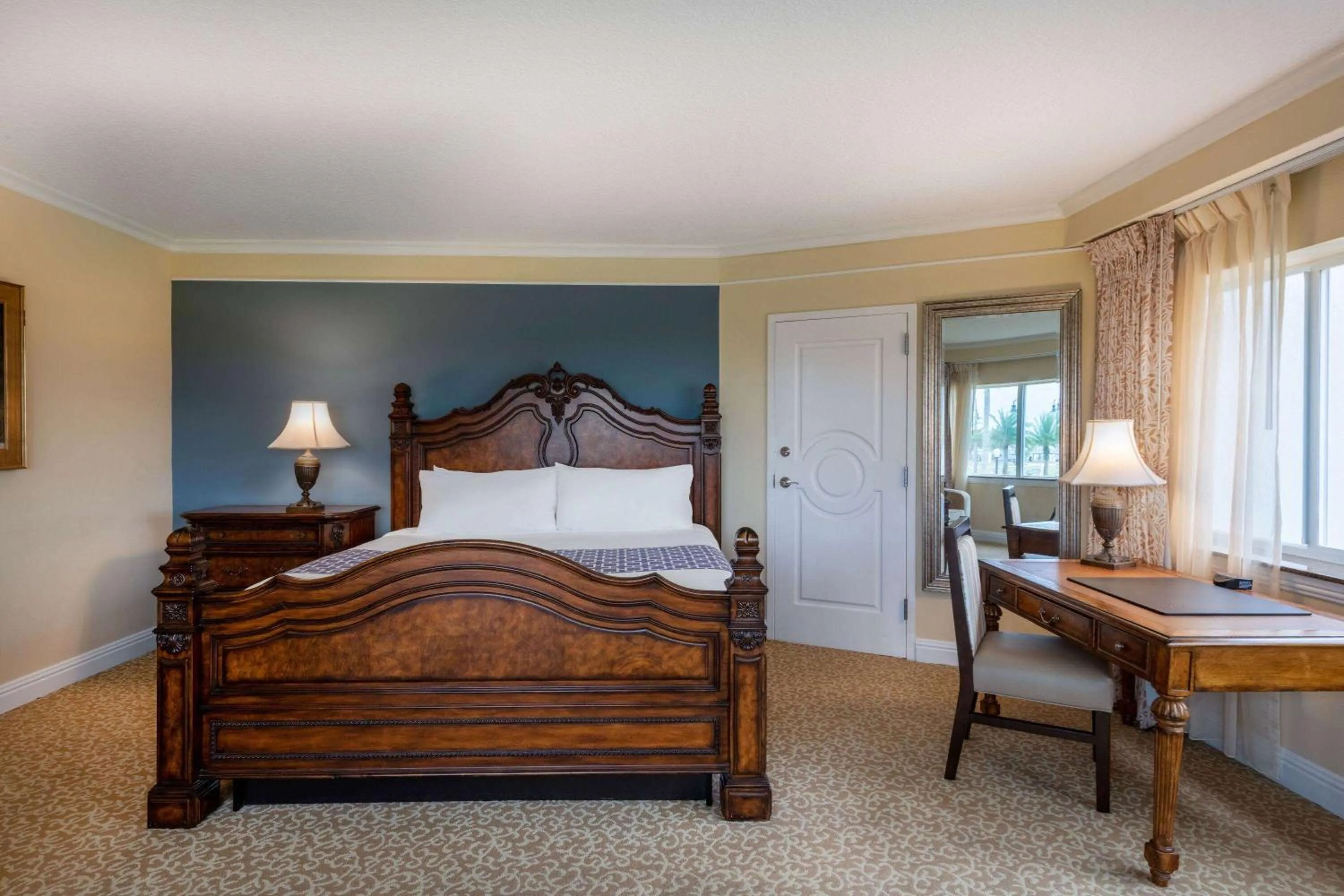 Photo of the whole room, Bed in Safety Harbor Resort & Spa Trademark Collection by Wyndham