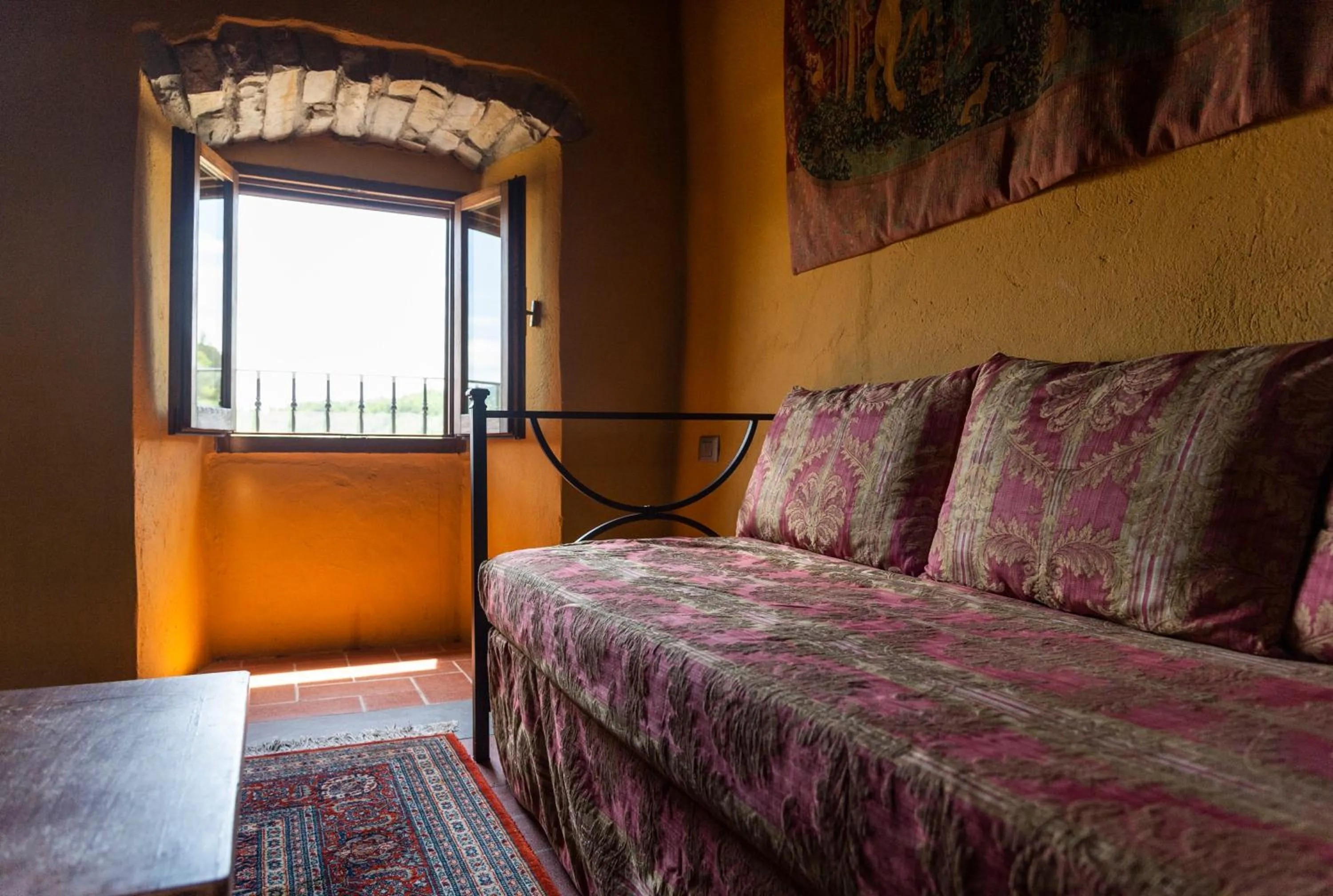 Photo of the whole room, Bed in La Rimbecca Greve in Chianti