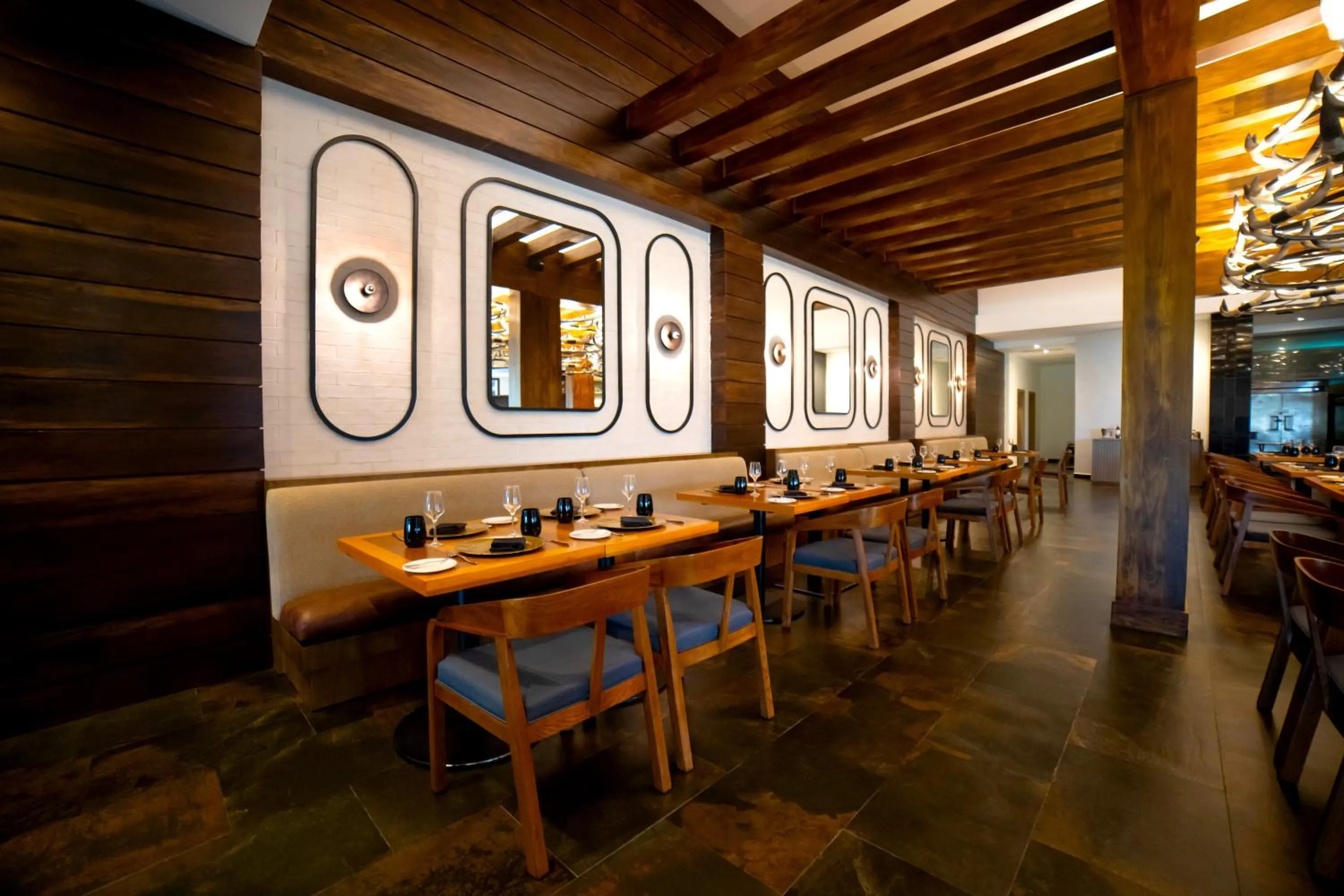 Restaurant/places to eat in Royalton Hideaway Punta Cana, An Autograph Collection All-Inclusive Resort & Casino - Adults Only