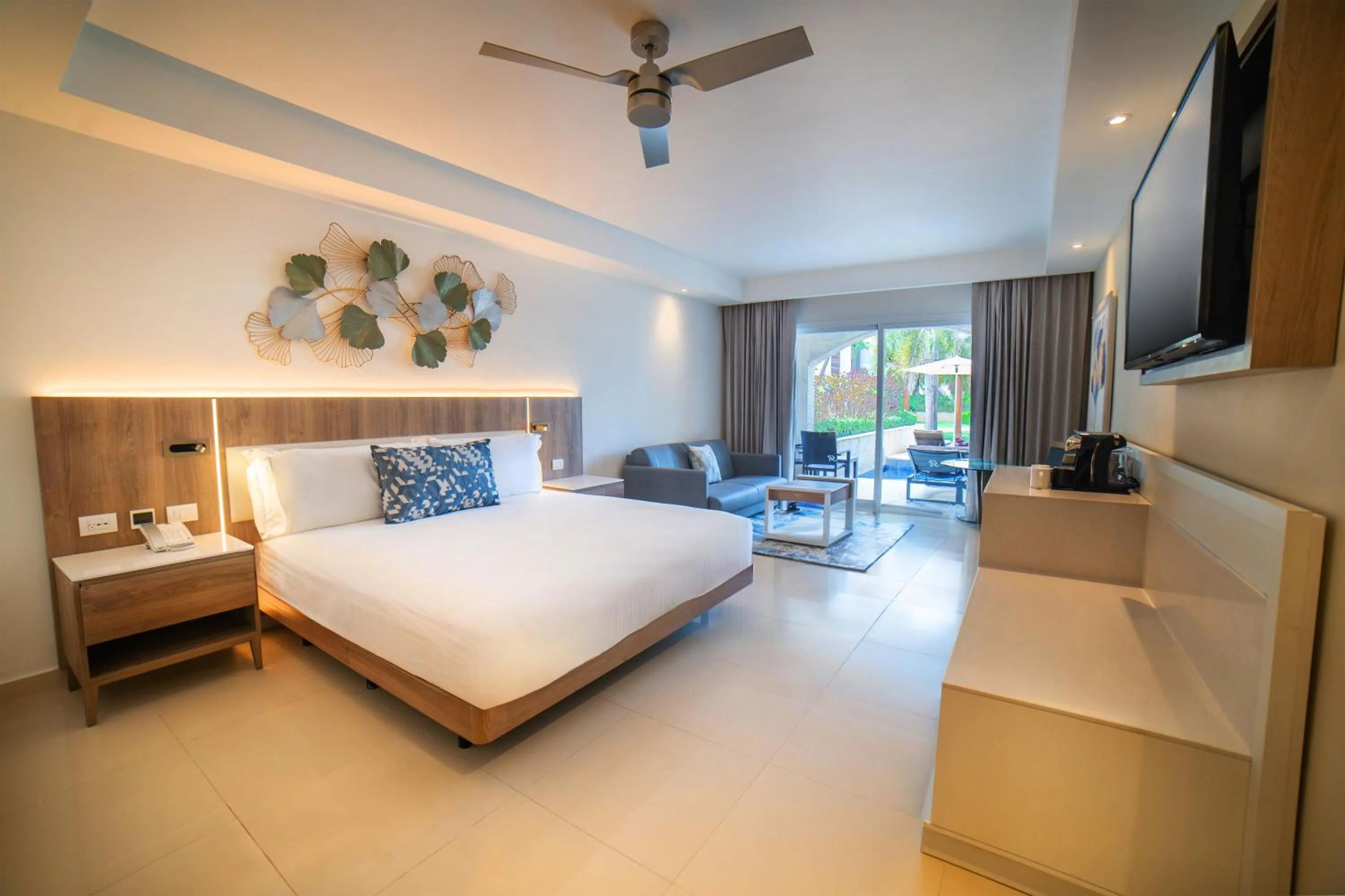 Bedroom, Bed in Royalton Hideaway Punta Cana, An Autograph Collection All-Inclusive Resort & Casino - Adults Only