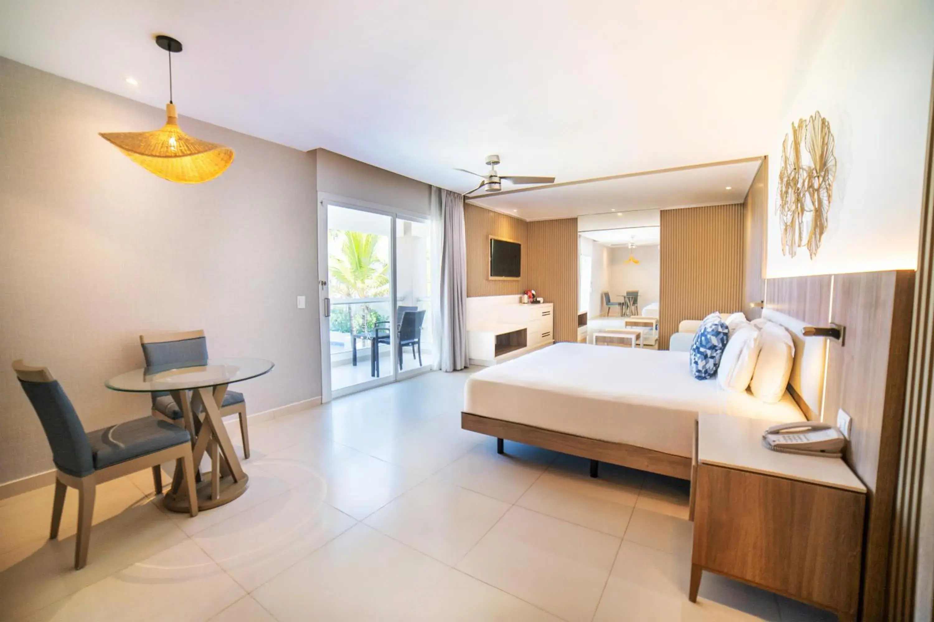 Honeymoon Jacuzzi Suite Diamond Club in Royalton Hideaway Punta Cana, An Autograph Collection All-Inclusive Resort & Casino - Adults Only Honeymoon Jacuzzi Suite Diamond Club in Royalton Hideaway Punta Cana, An Autograph Collection All-Inclusive Resort & Casino - Adults Only