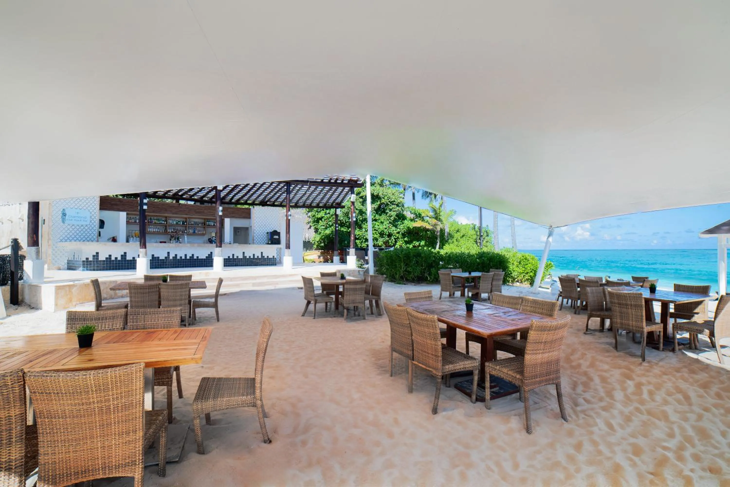 Restaurant/places to eat in Royalton Hideaway Punta Cana, An Autograph Collection All-Inclusive Resort & Casino - Adults Only