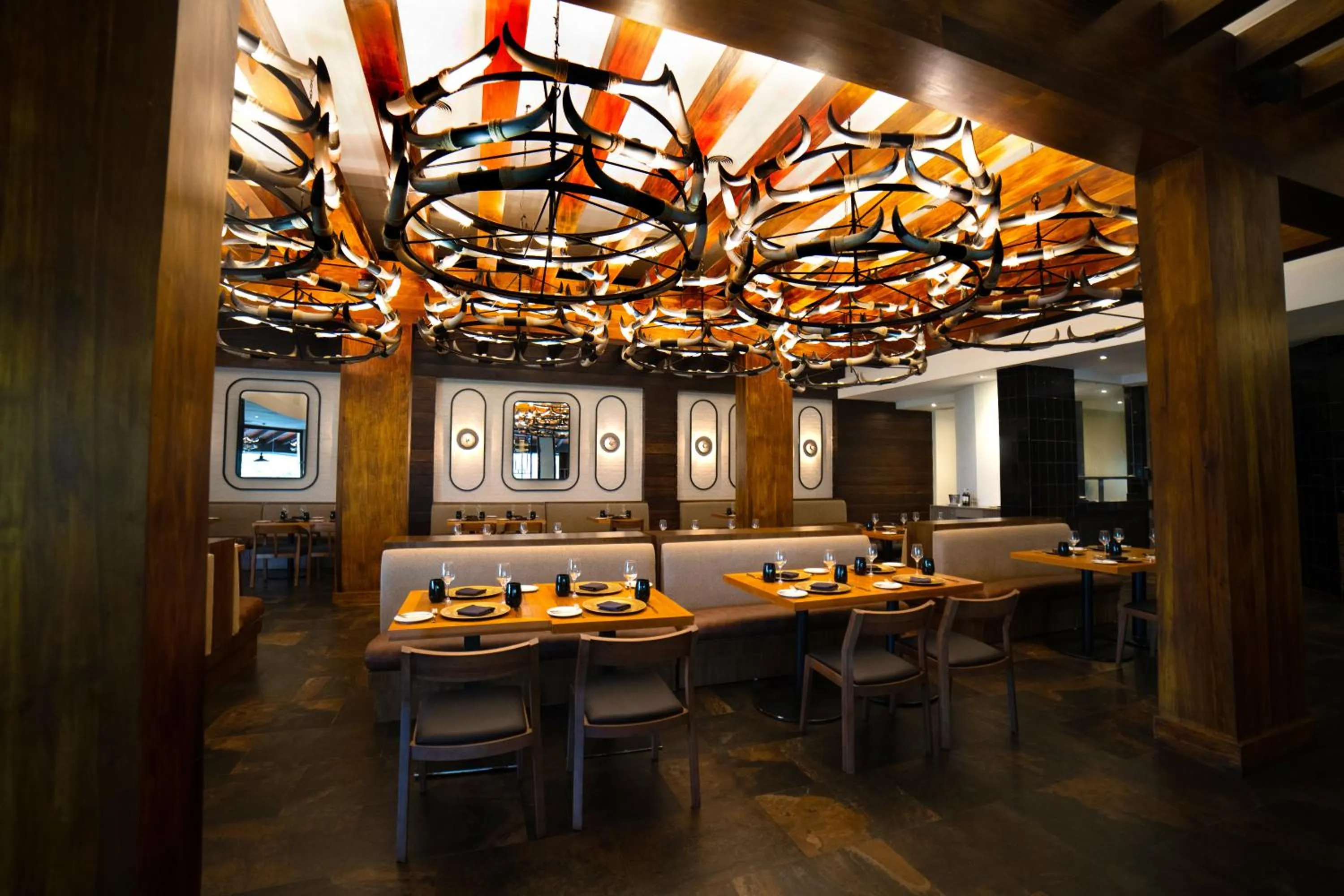 Restaurant/places to eat in Royalton Hideaway Punta Cana, An Autograph Collection All-Inclusive Resort & Casino - Adults Only