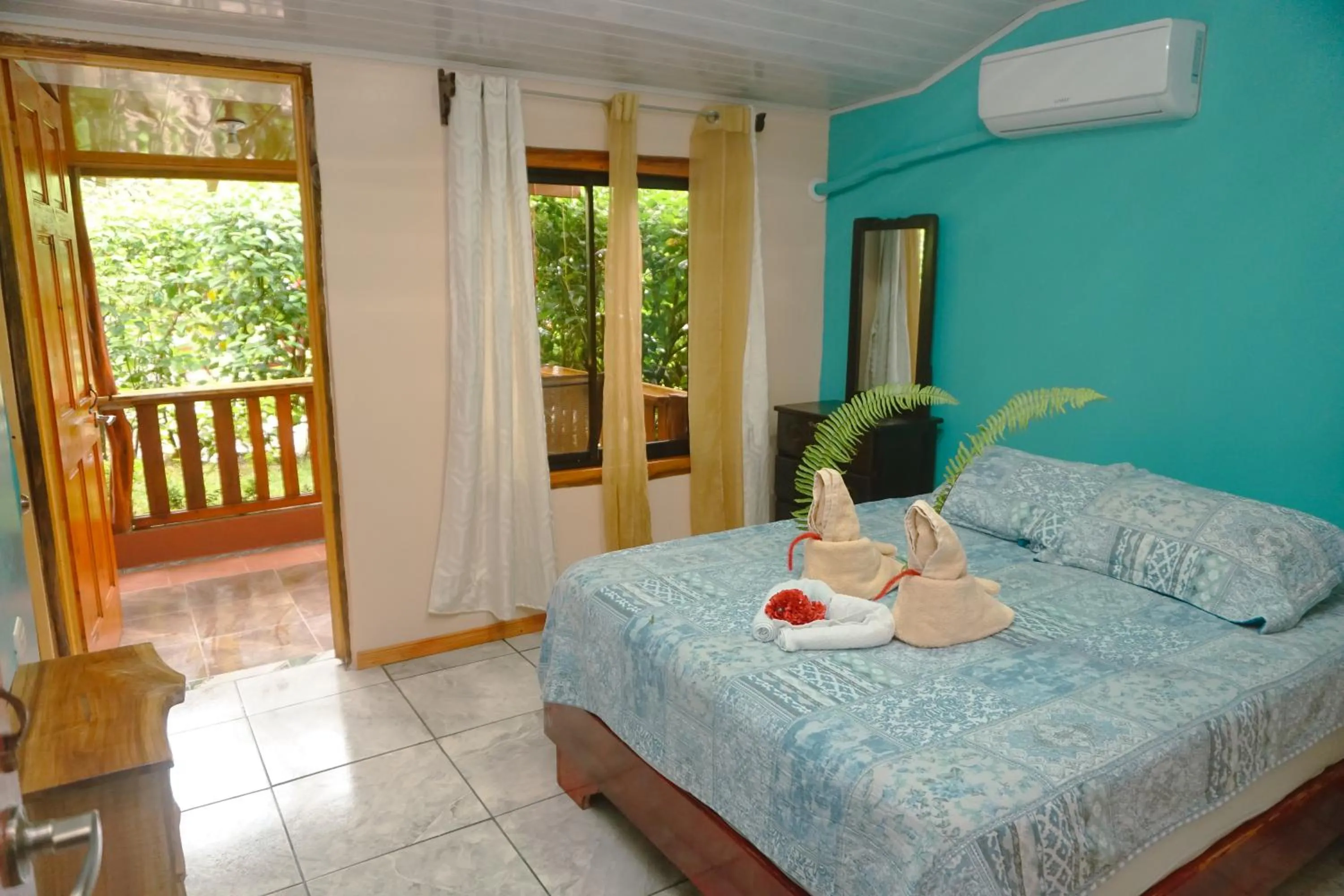 Bedroom, Bed in Hotel Casa Gitana Corcovado Tour operador