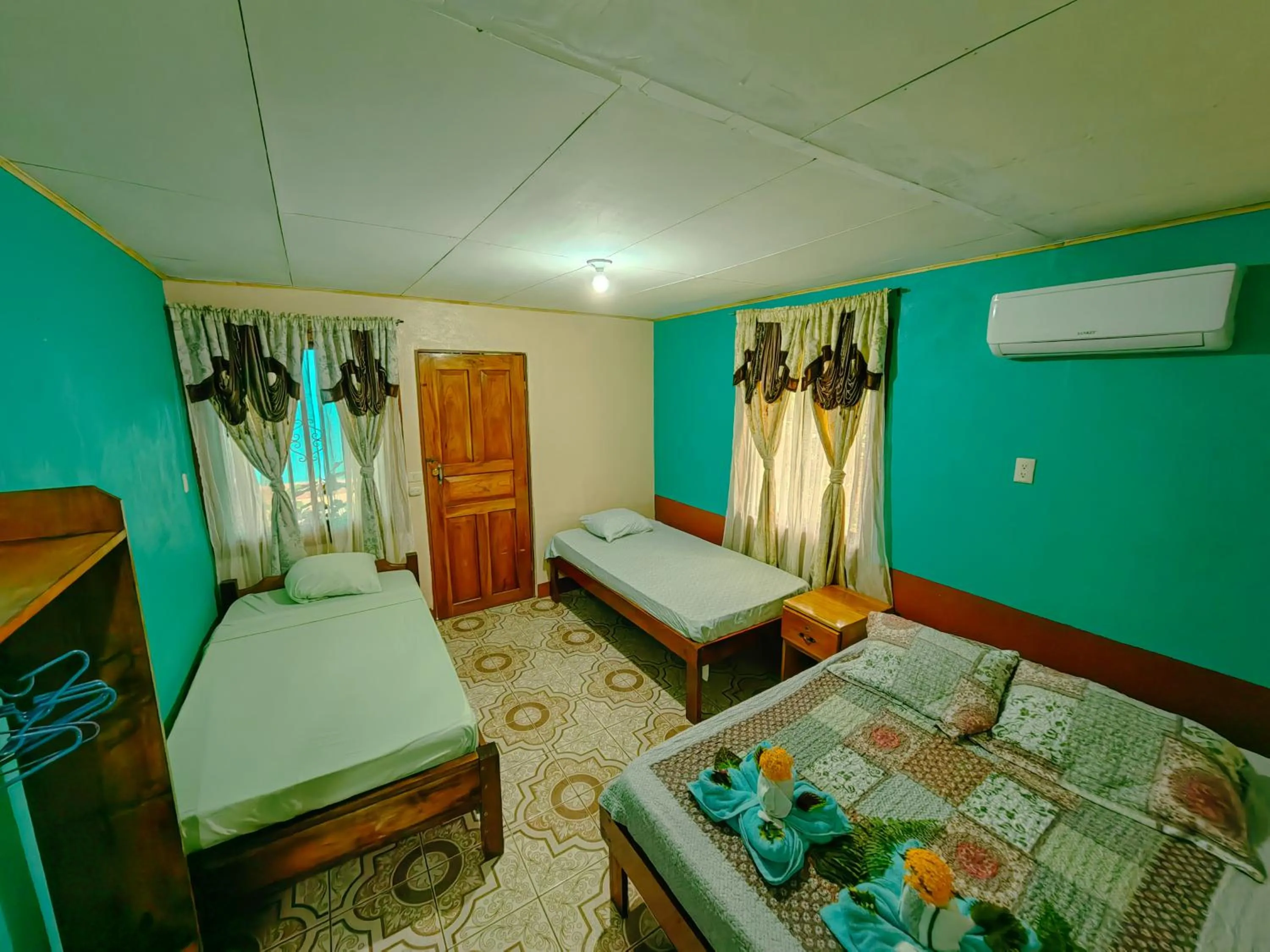 Bedroom, Bed in Hotel Casa Gitana Corcovado Tour operador