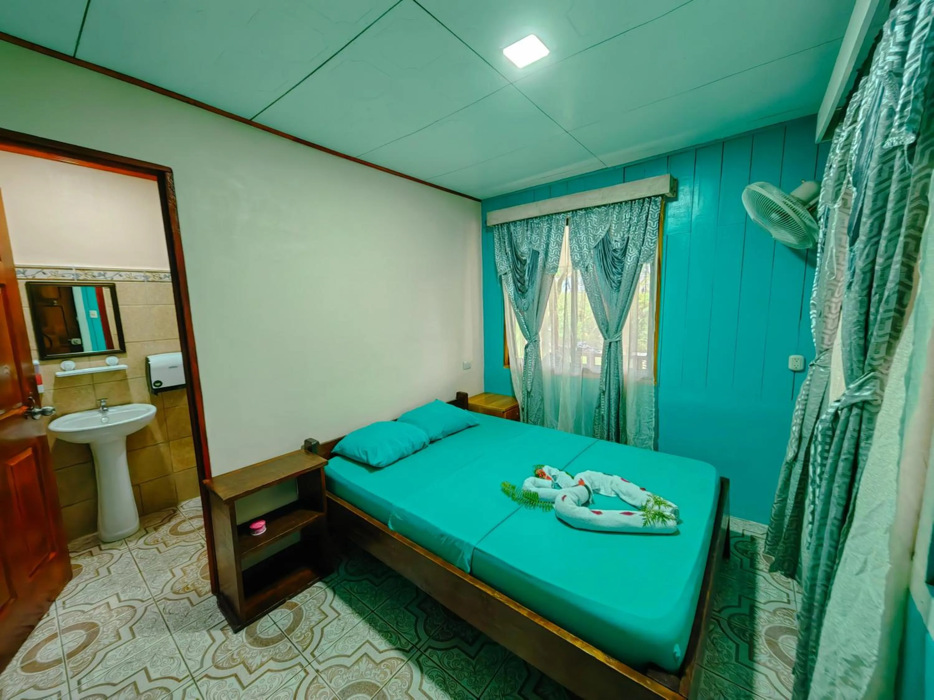 Bed in Hotel Casa Gitana Corcovado Tour operador