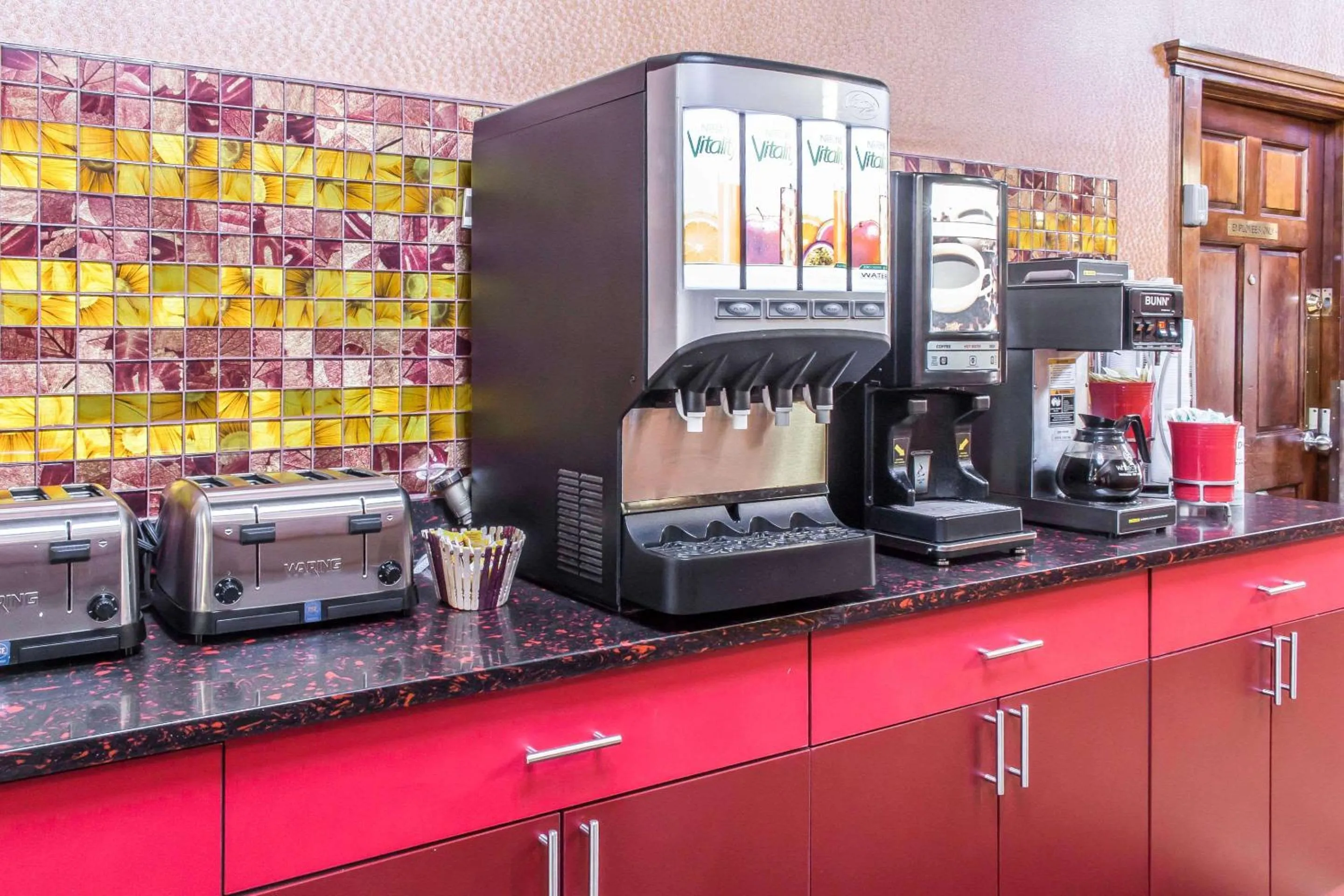 Breakfast in Rodeway Inn Capri