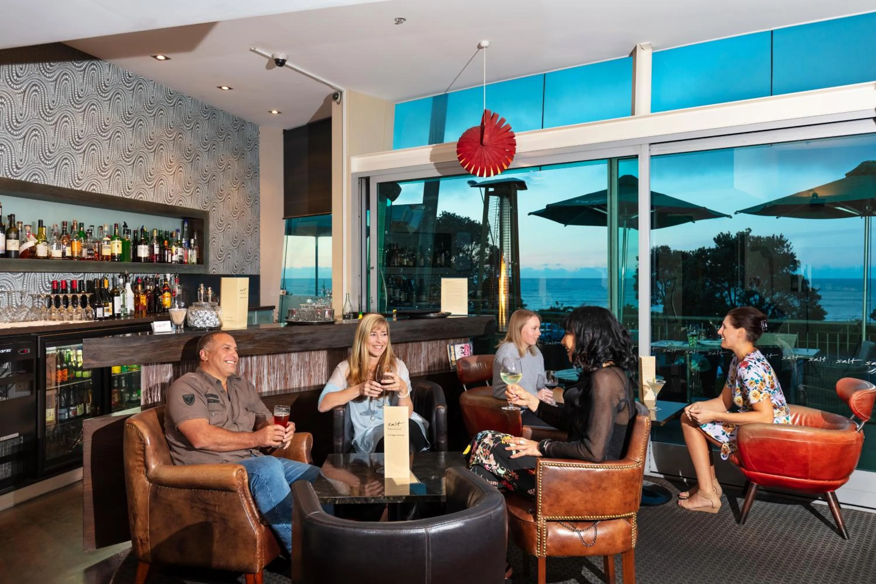 Lounge or bar in Millennium Hotel New Plymouth, Waterfront