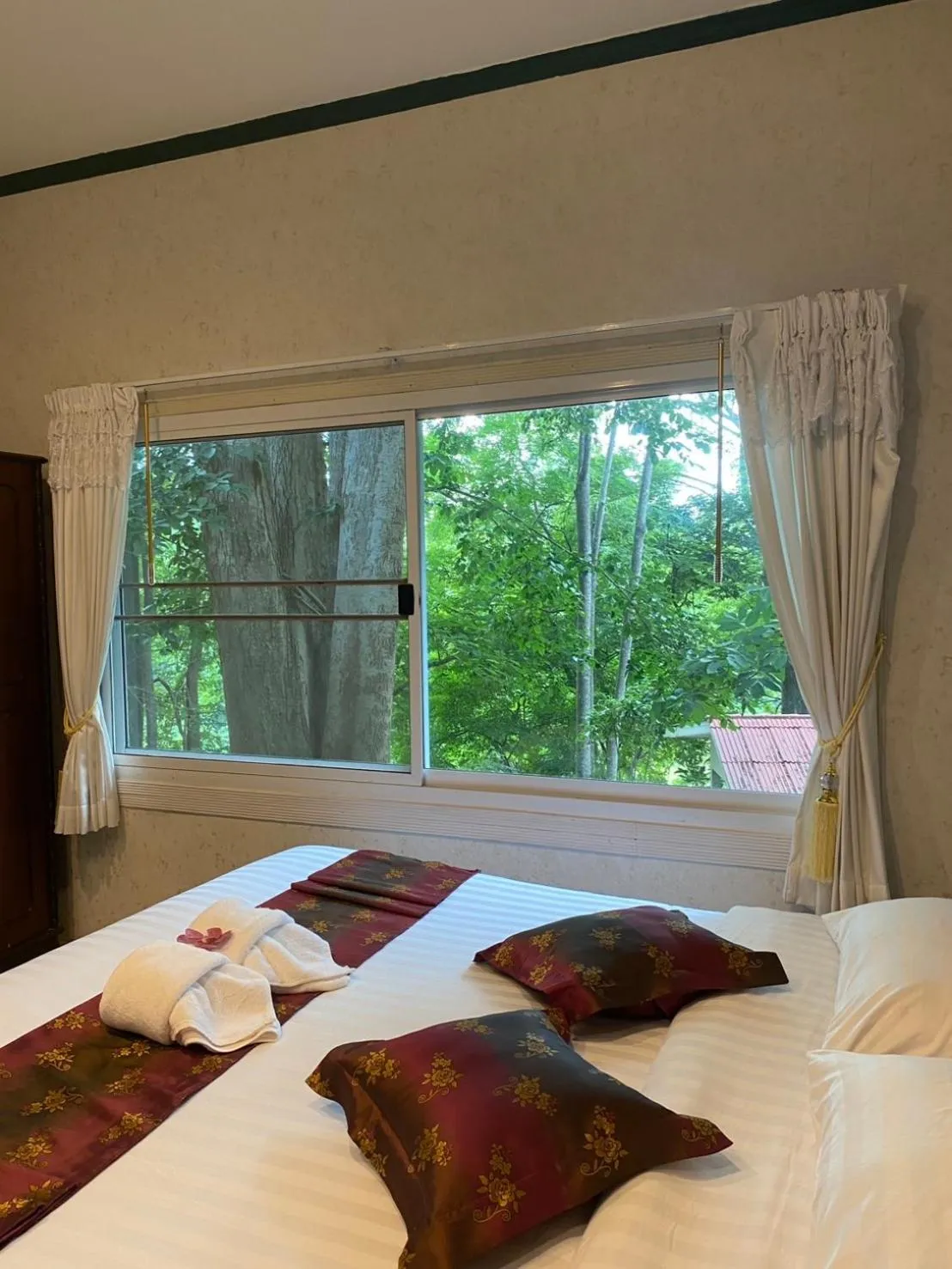 Bed in Saiyok River House