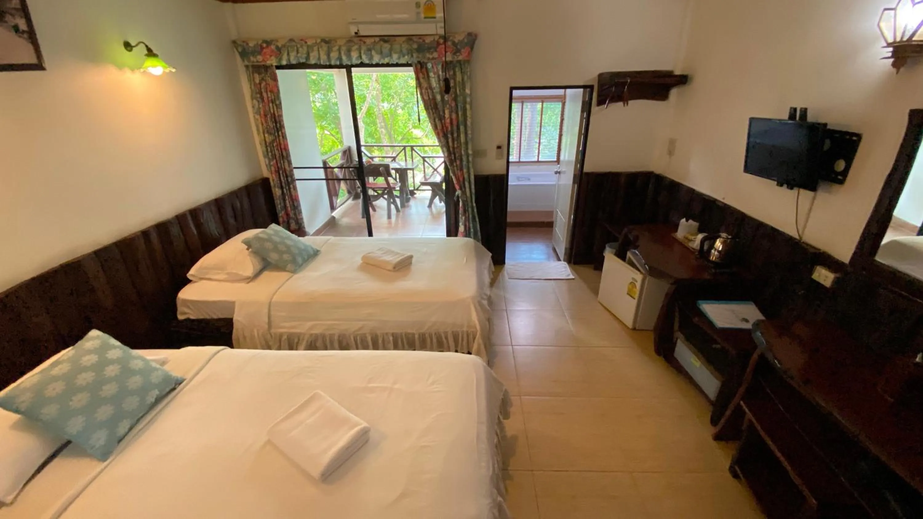 Photo of the whole room, Bed in Saiyok River House
