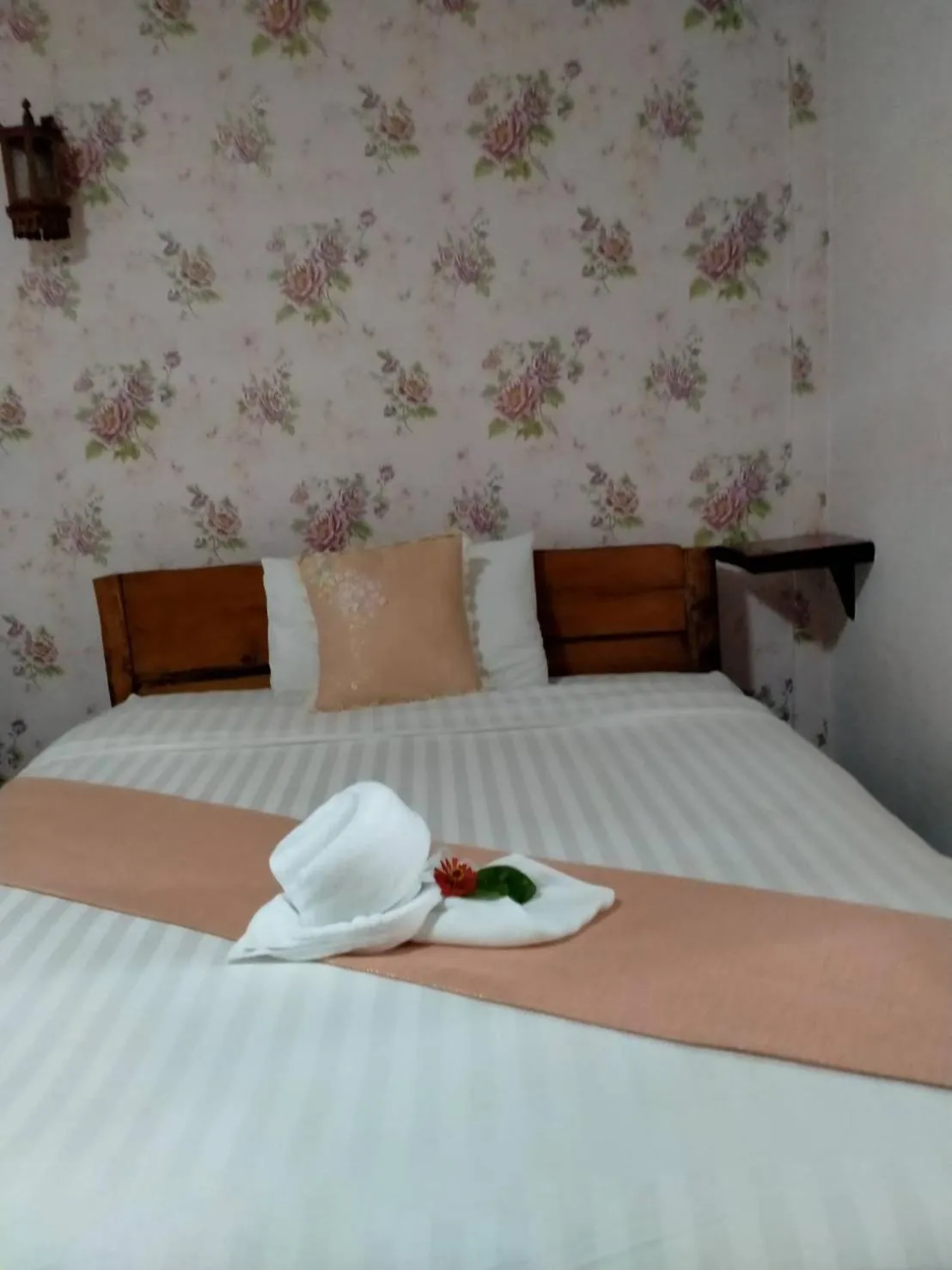 Bed in Saiyok River House