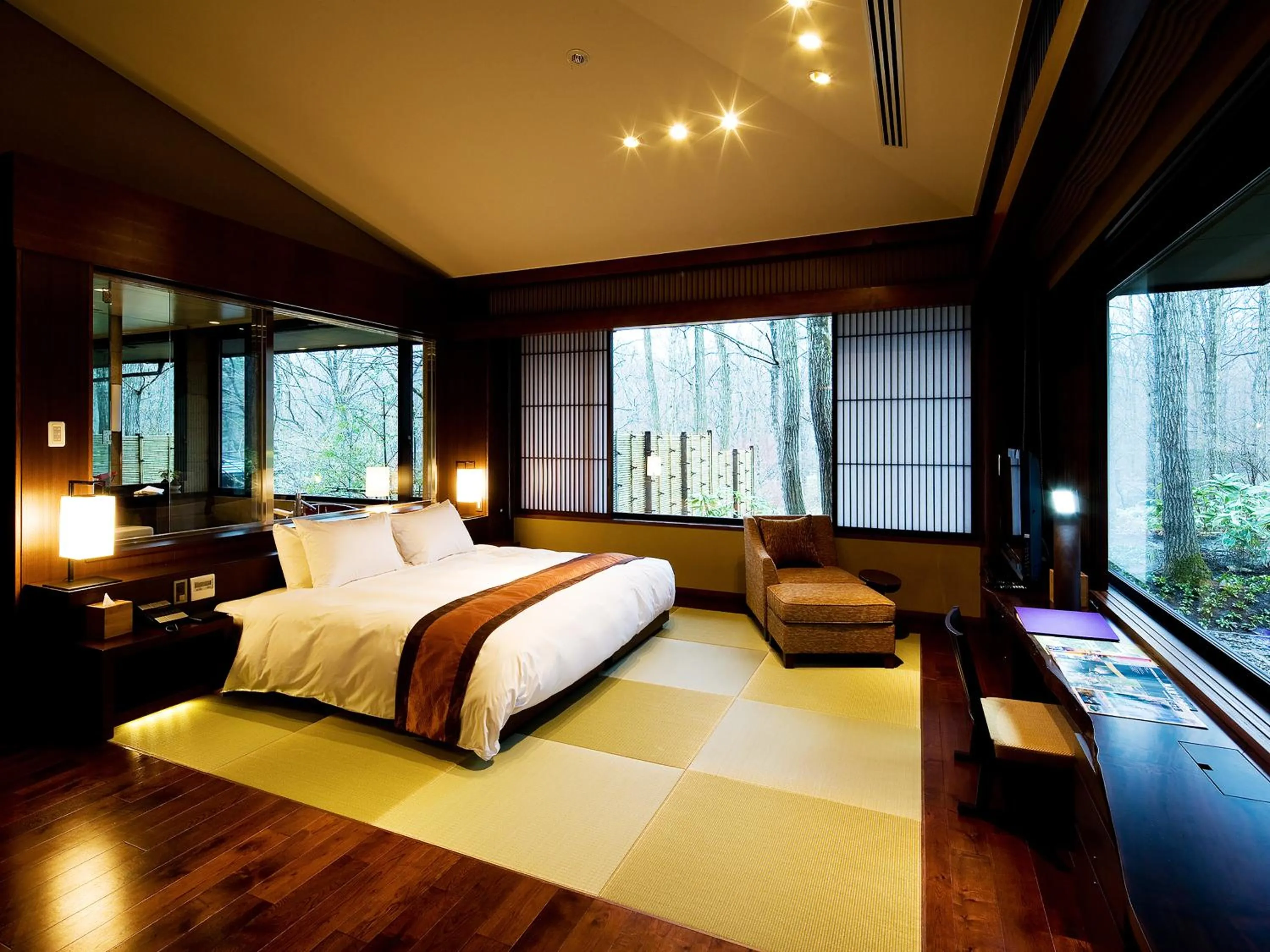 Bedroom, Bed in 竹泉荘 Chikusenso Onsen
