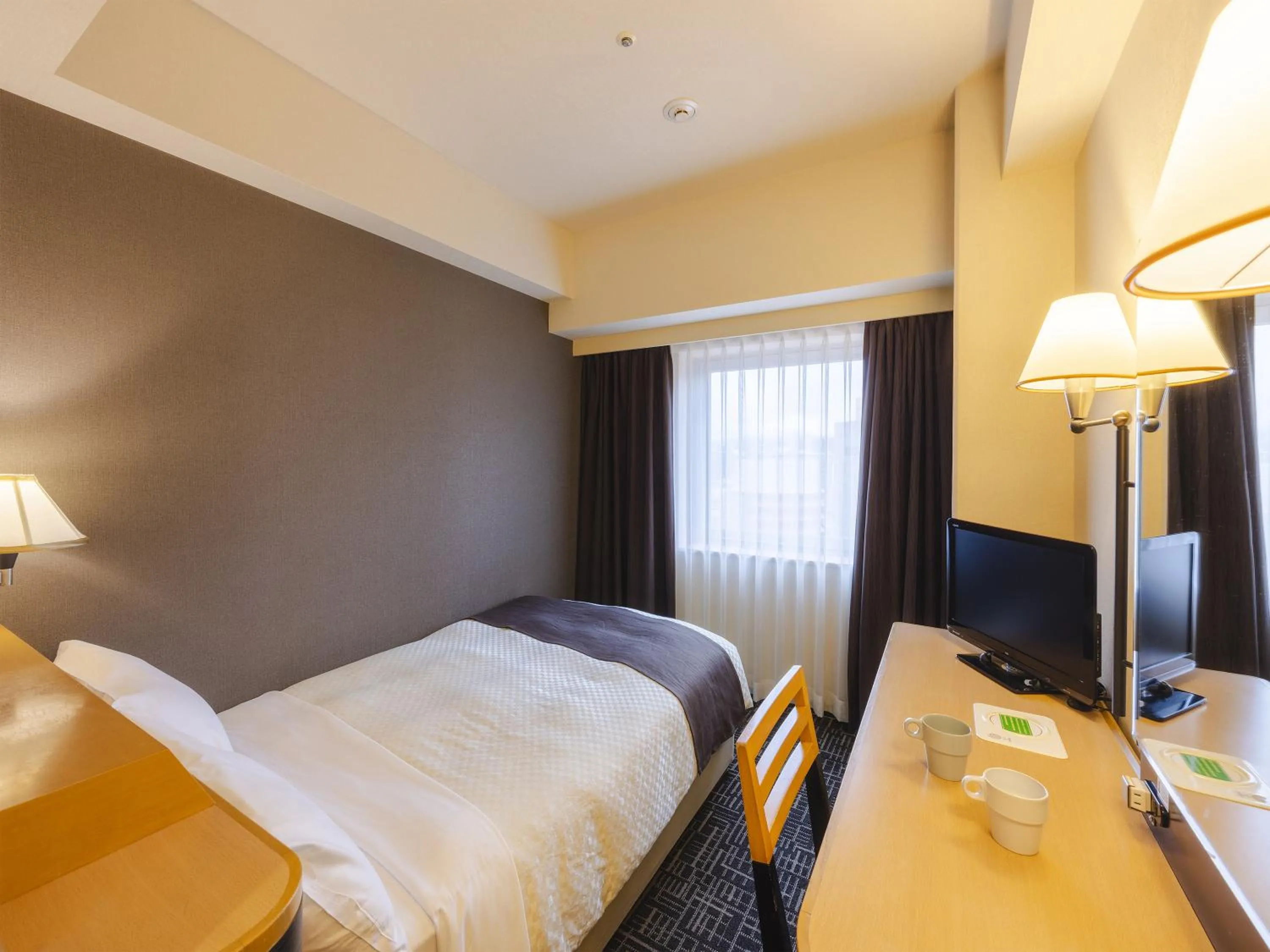 Photo of the whole room, Bed in Canal City Fukuoka Washington Hotel