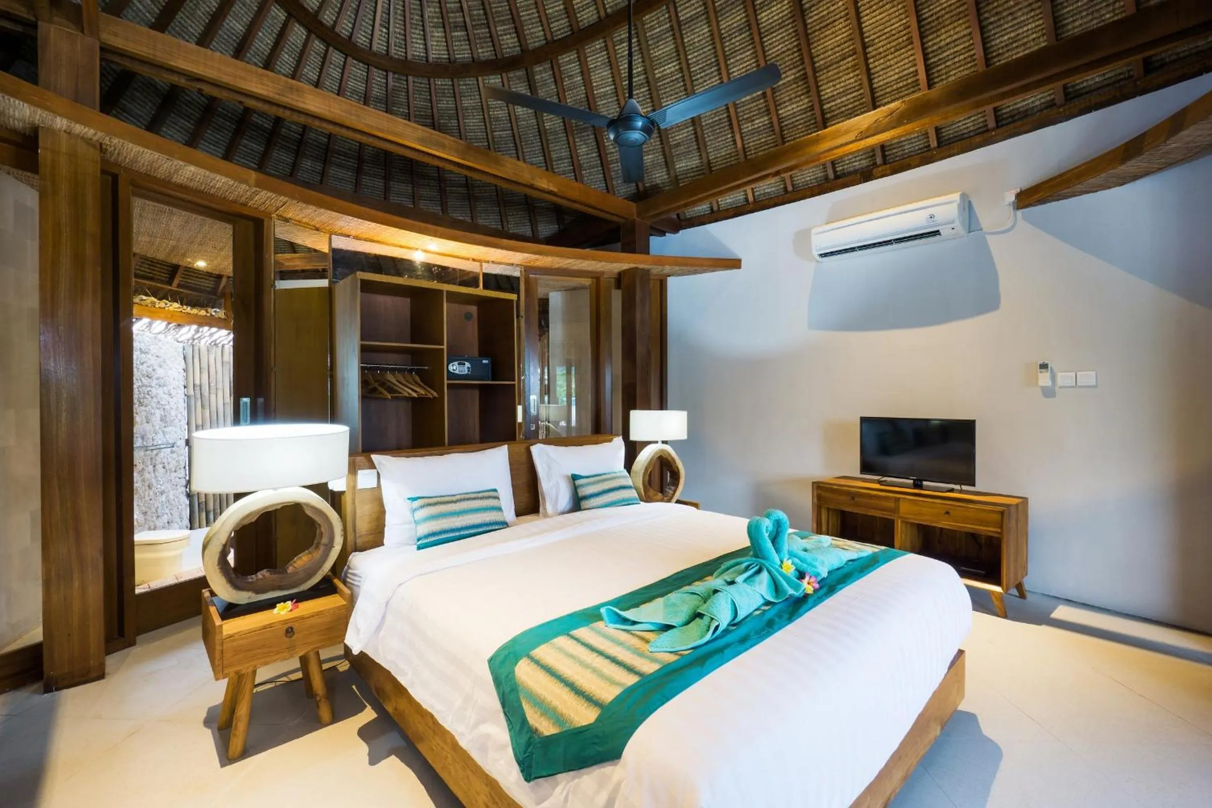 Bedroom, Bed in C-View Villas