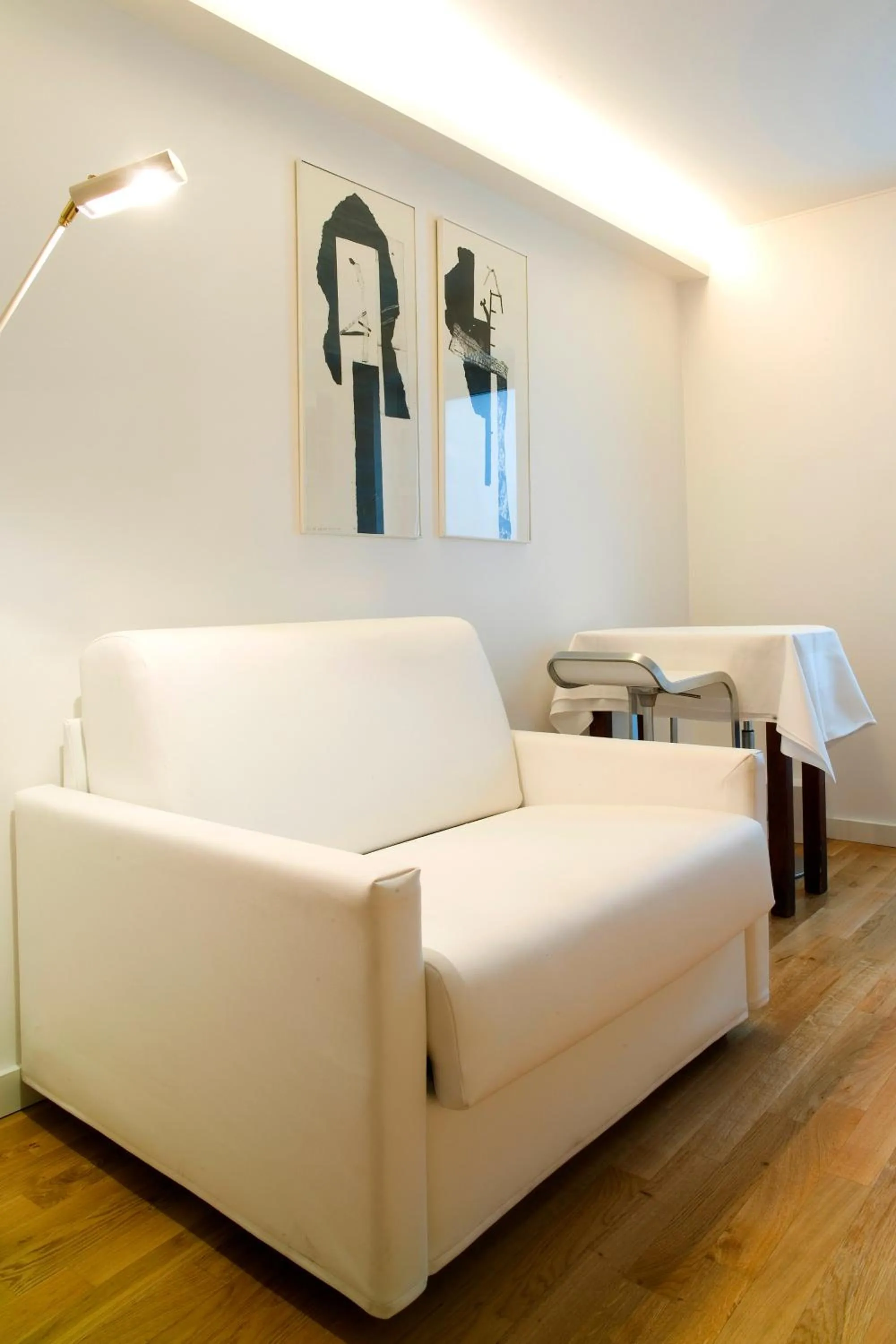 Living room, Bed in Hotel Simoncini