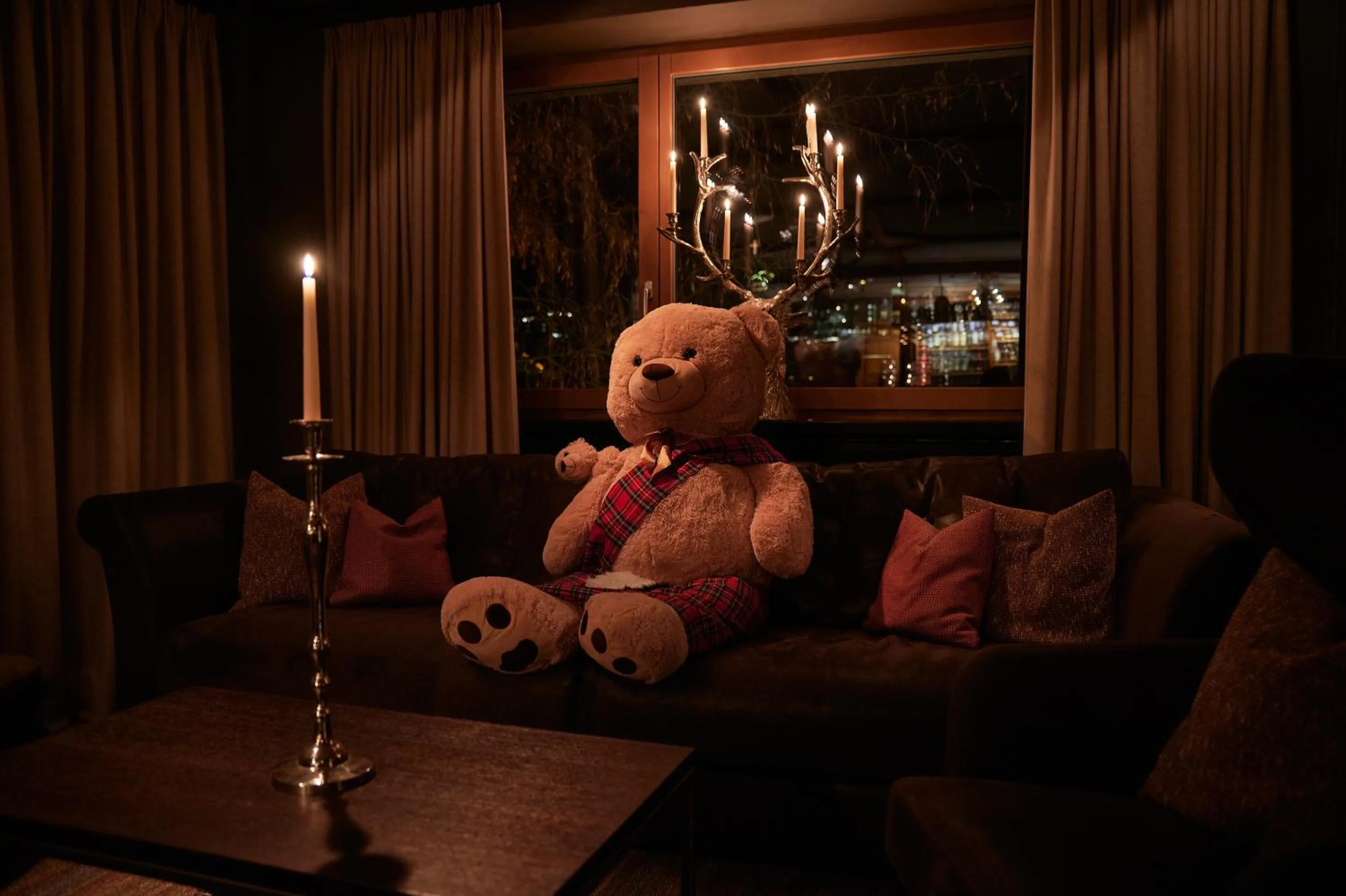 Communal lounge/ TV room in Hotel AMBiANCE