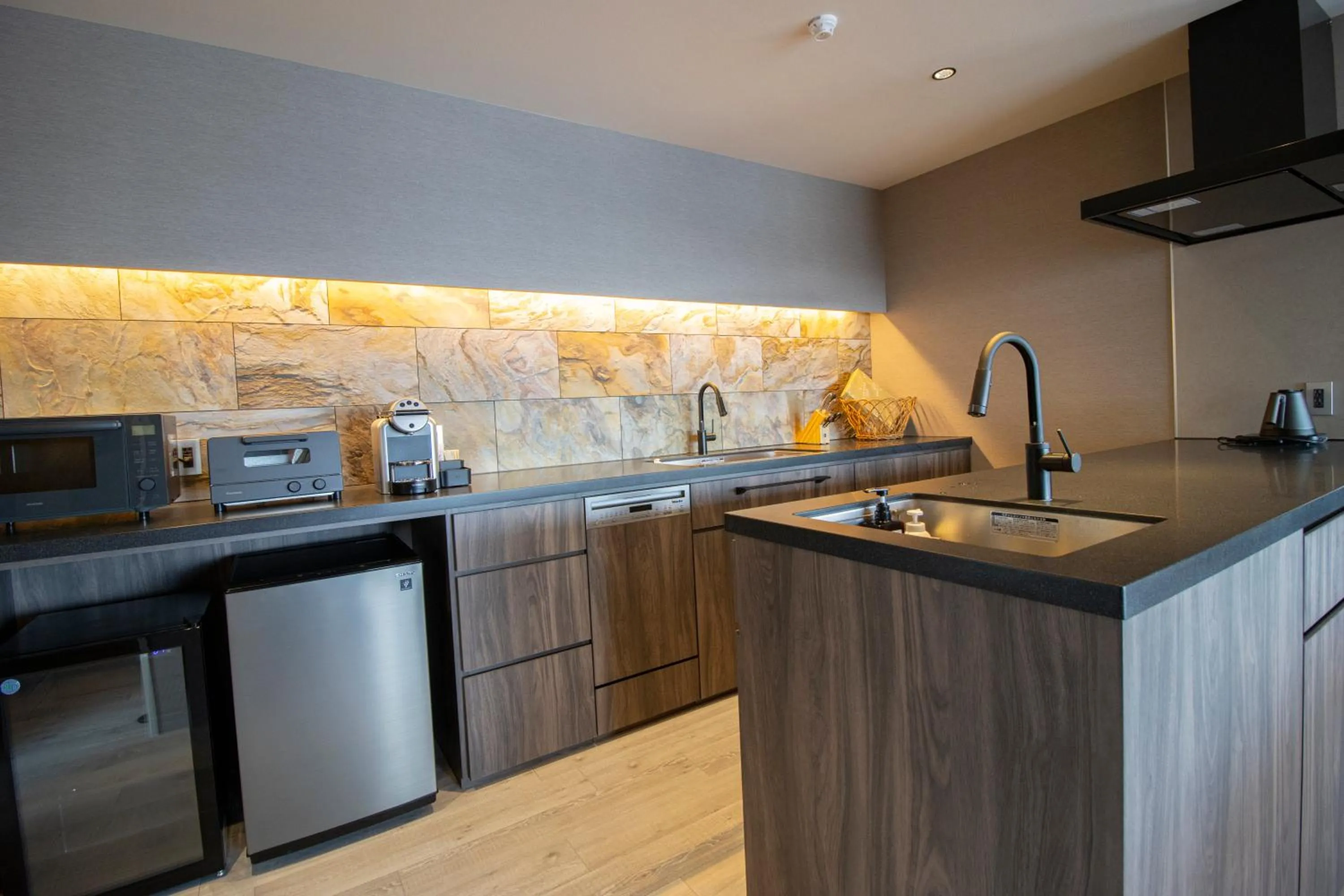 kitchen in La se ri Resort and Stay