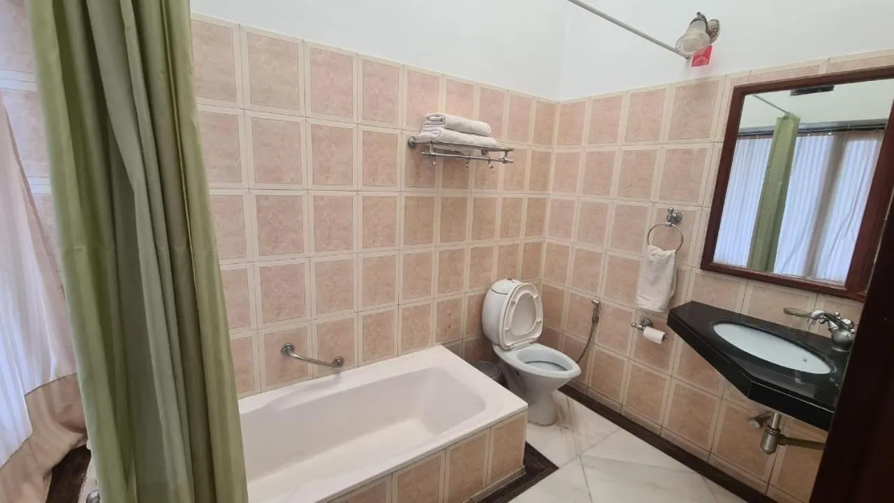 Toilet in Kesar Bhawan Palace