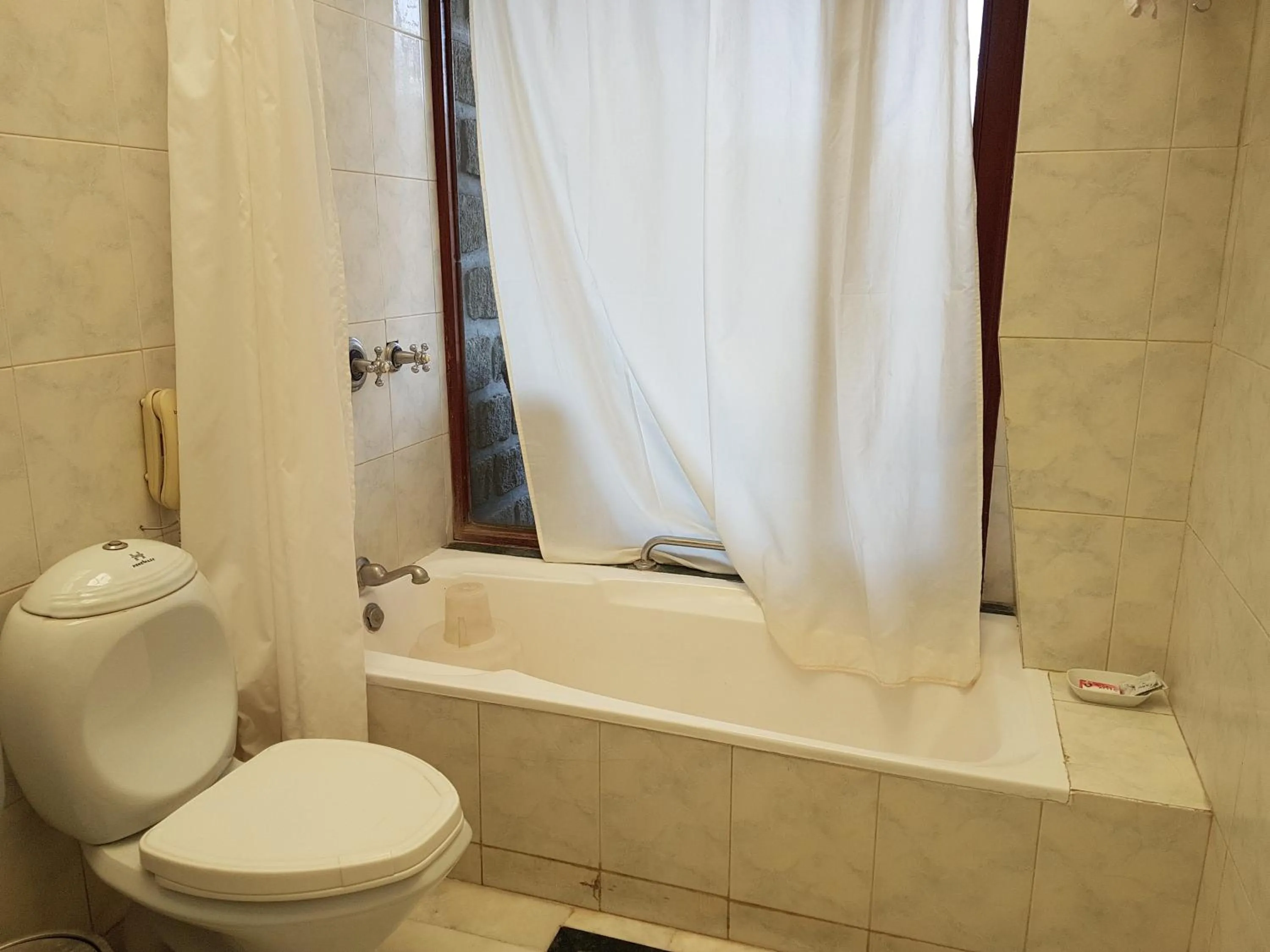 Bathroom in Kesar Bhawan Palace