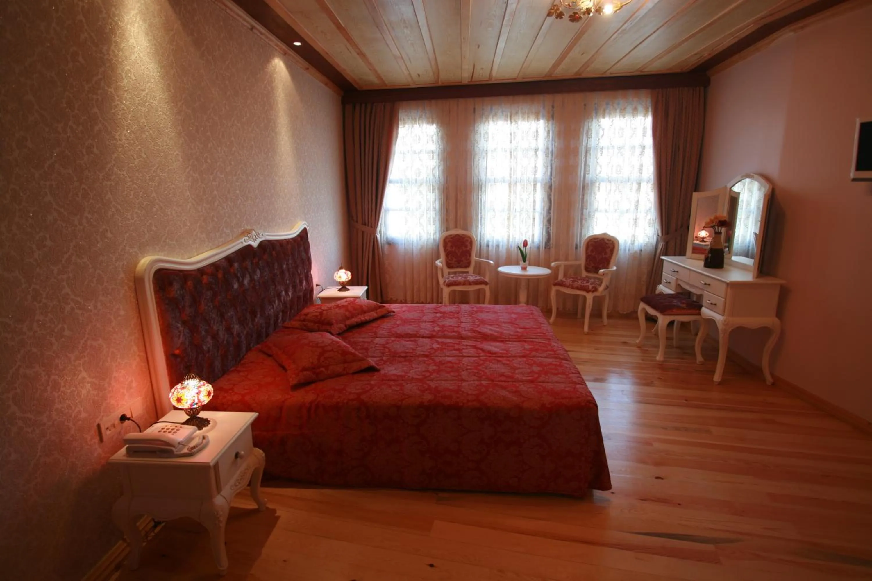 Photo of the whole room, Bed in Esans Hotel - Special Category