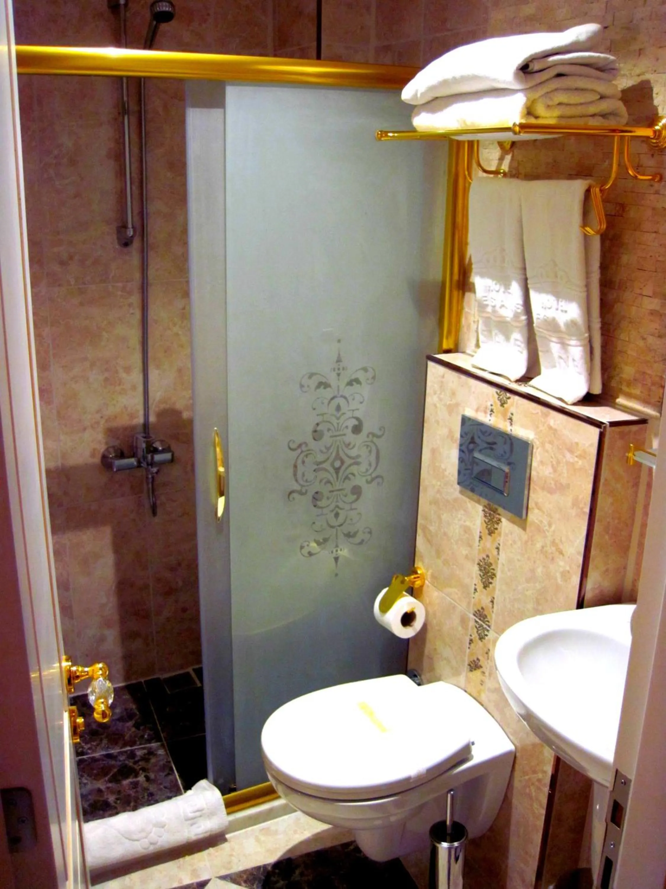 Shower in Esans Hotel - Special Category