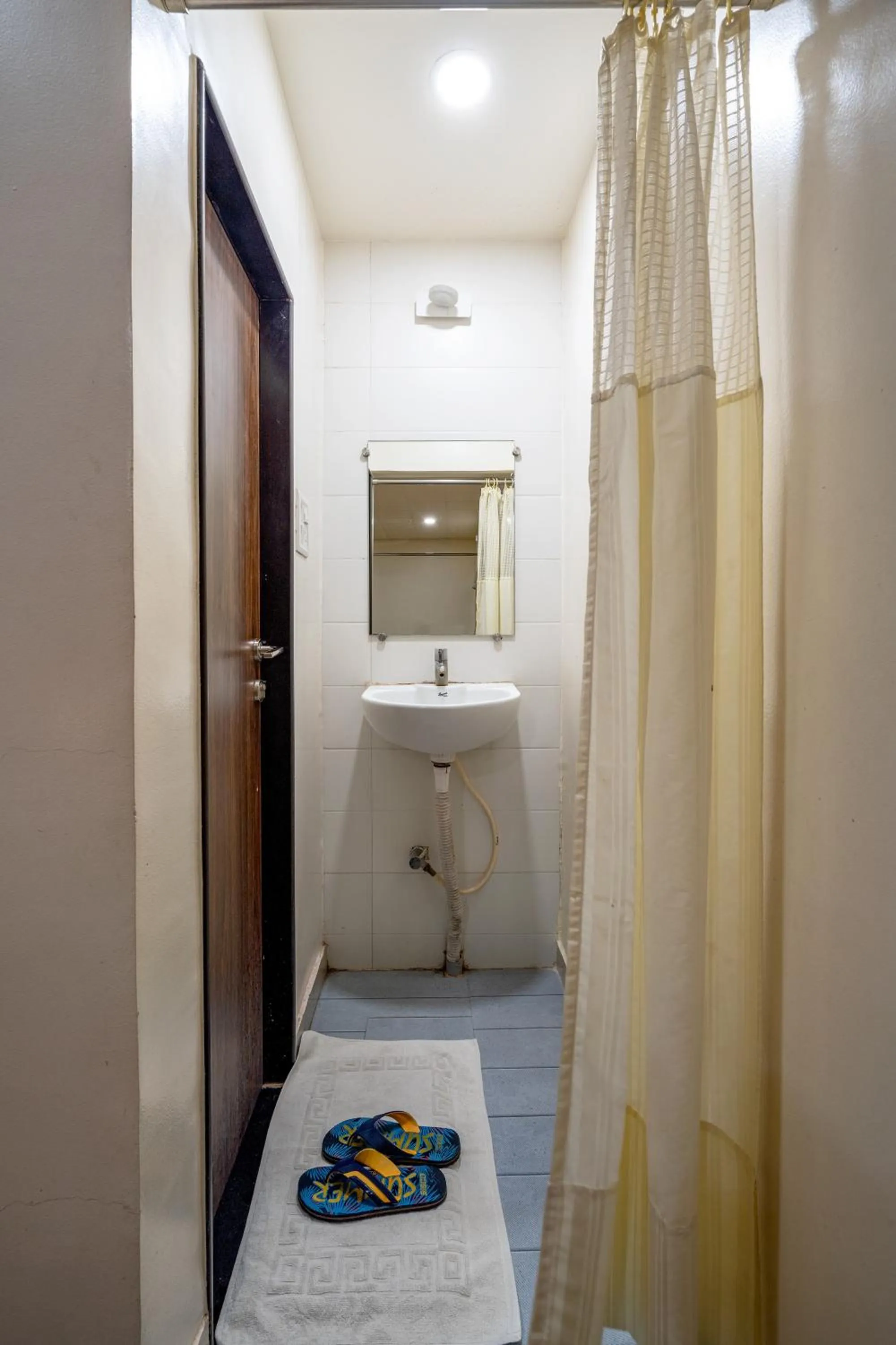 Bathroom in Hotel Darshan Executive