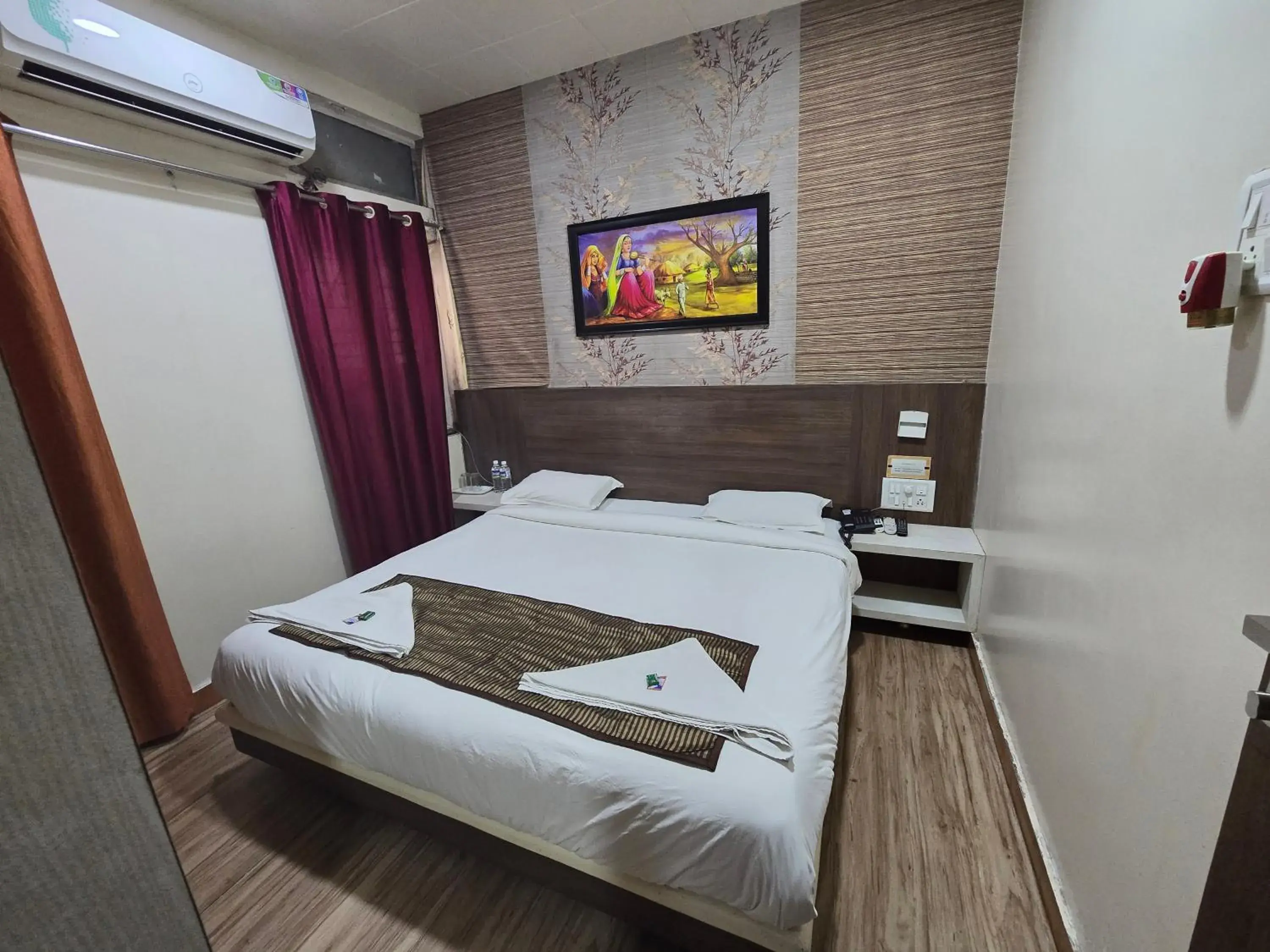Standard Double or Twin Room in Hotel Darshan Executive Standard Double or Twin Room in Hotel Darshan Executive