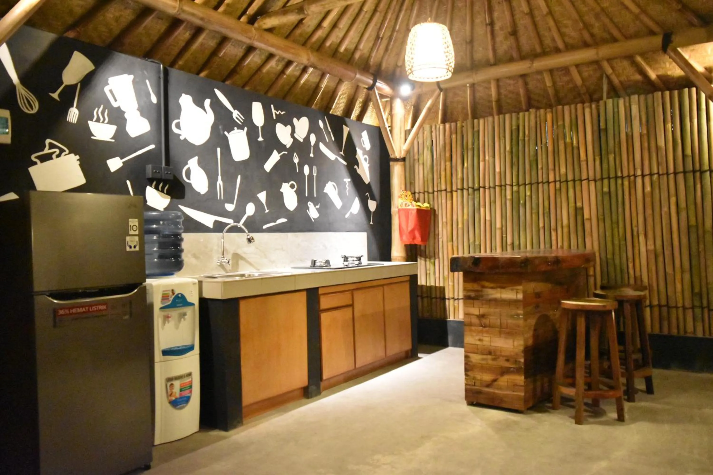 Communal kitchen in Salty Shakas Bamboo Stay Canggu