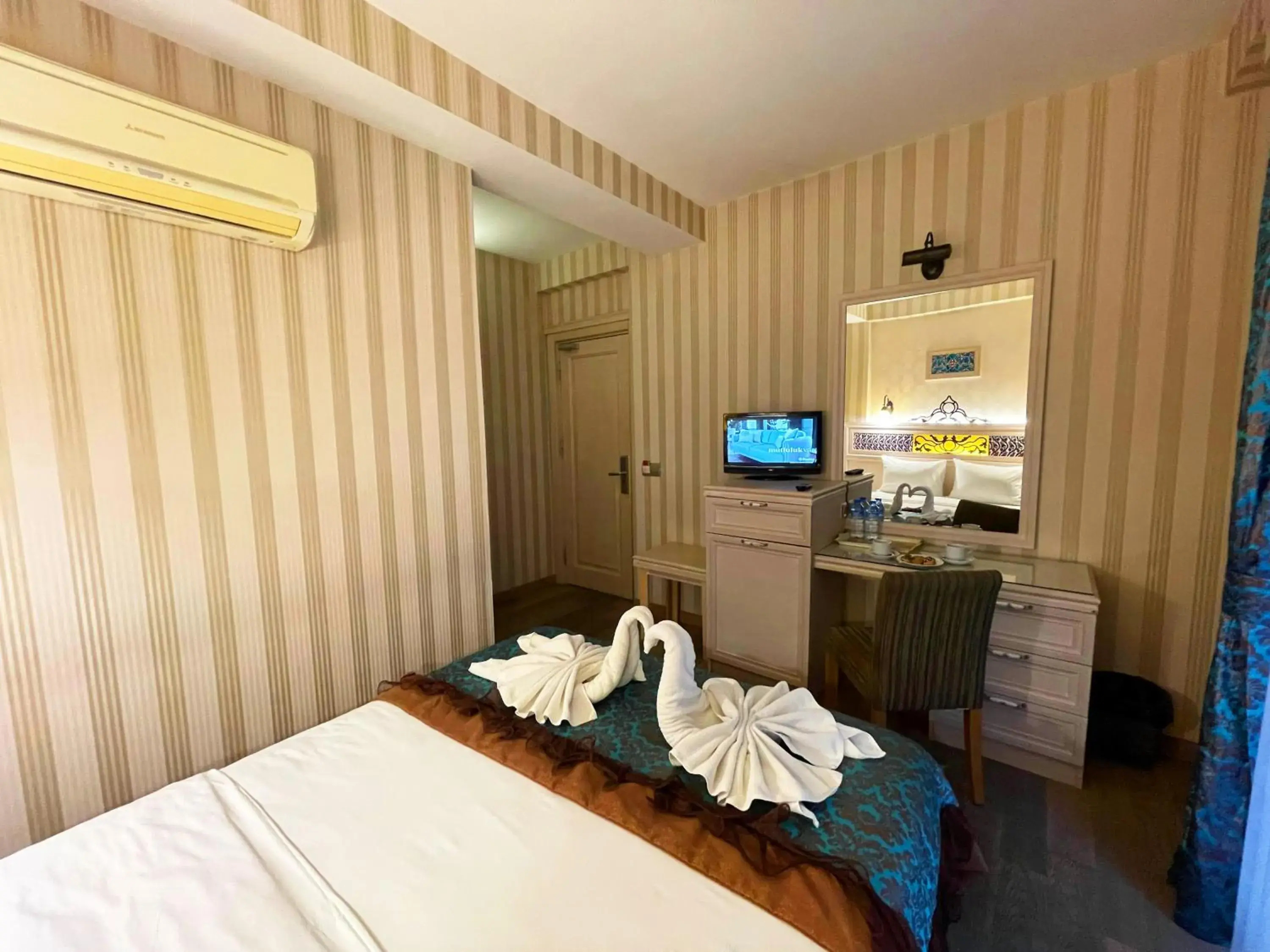 Budget Double Room in Hotel Novano Budget Double Room in Hotel Novano