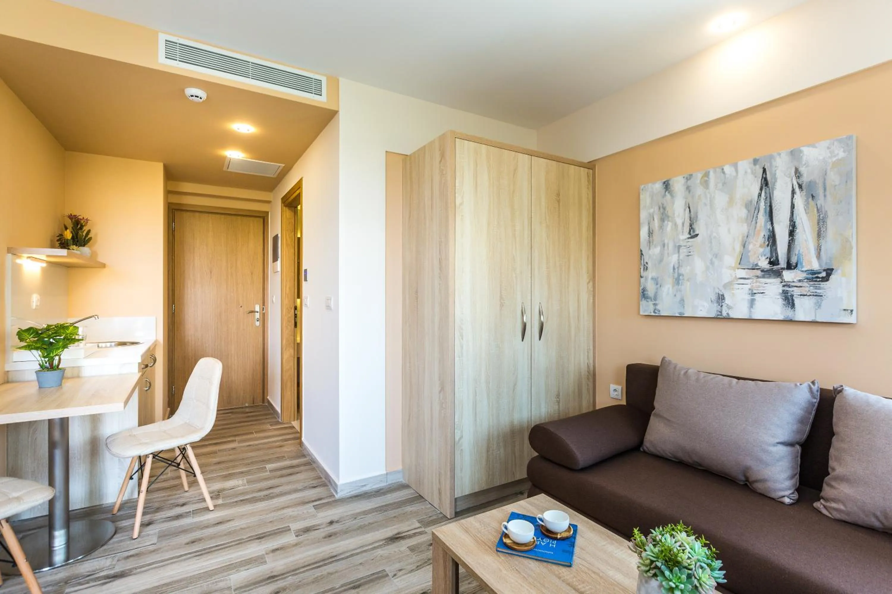 Coffee/tea facilities in Menta City Boutique Hotel