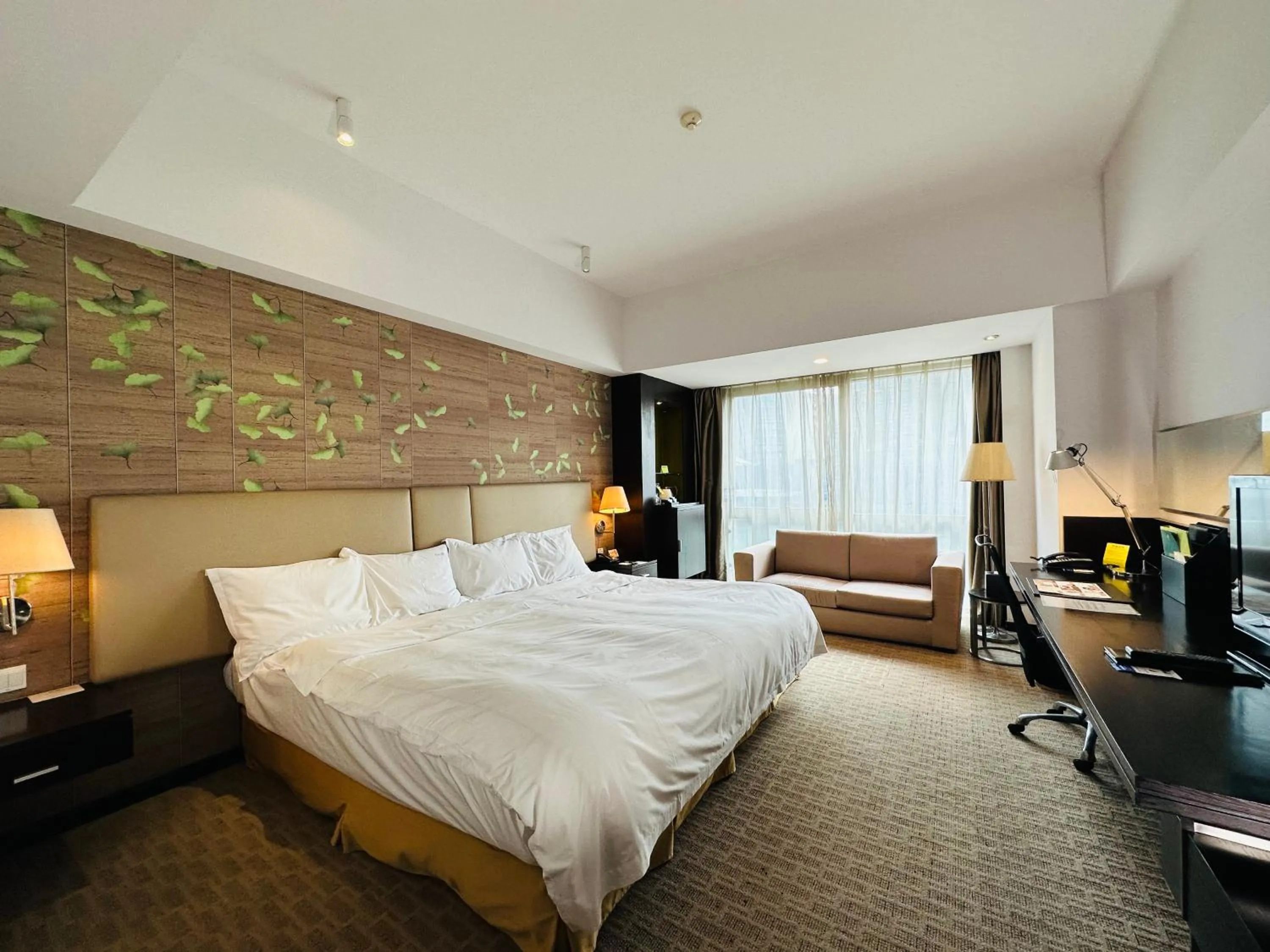 Standard King Room - High Floor in Holiday Inn Xi'an Greenland Century City, an IHG Hotel