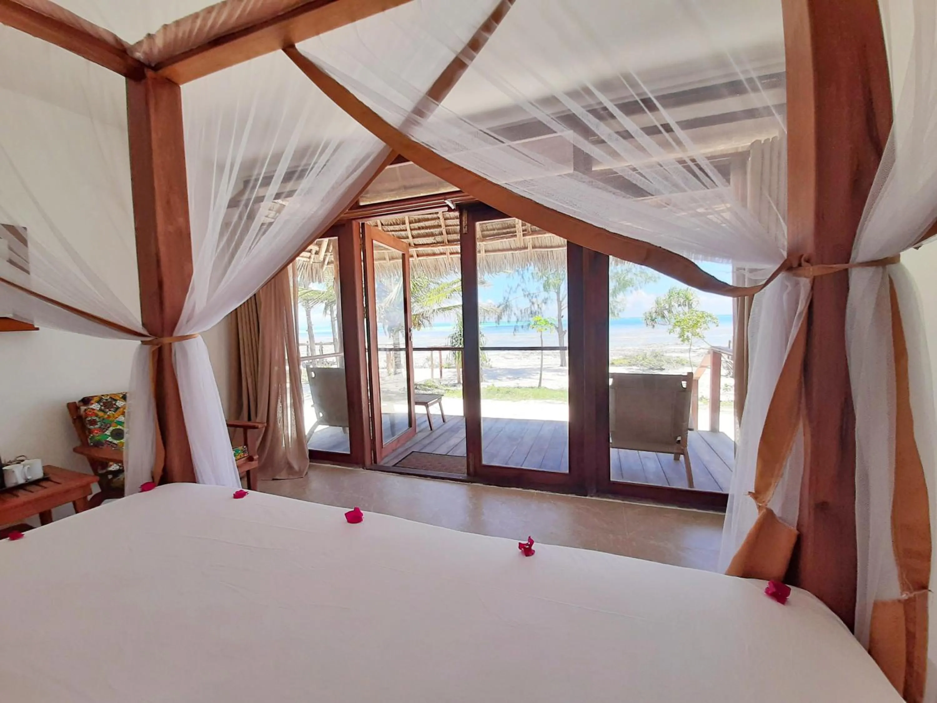 Bed in Jaribu Beach Hotel