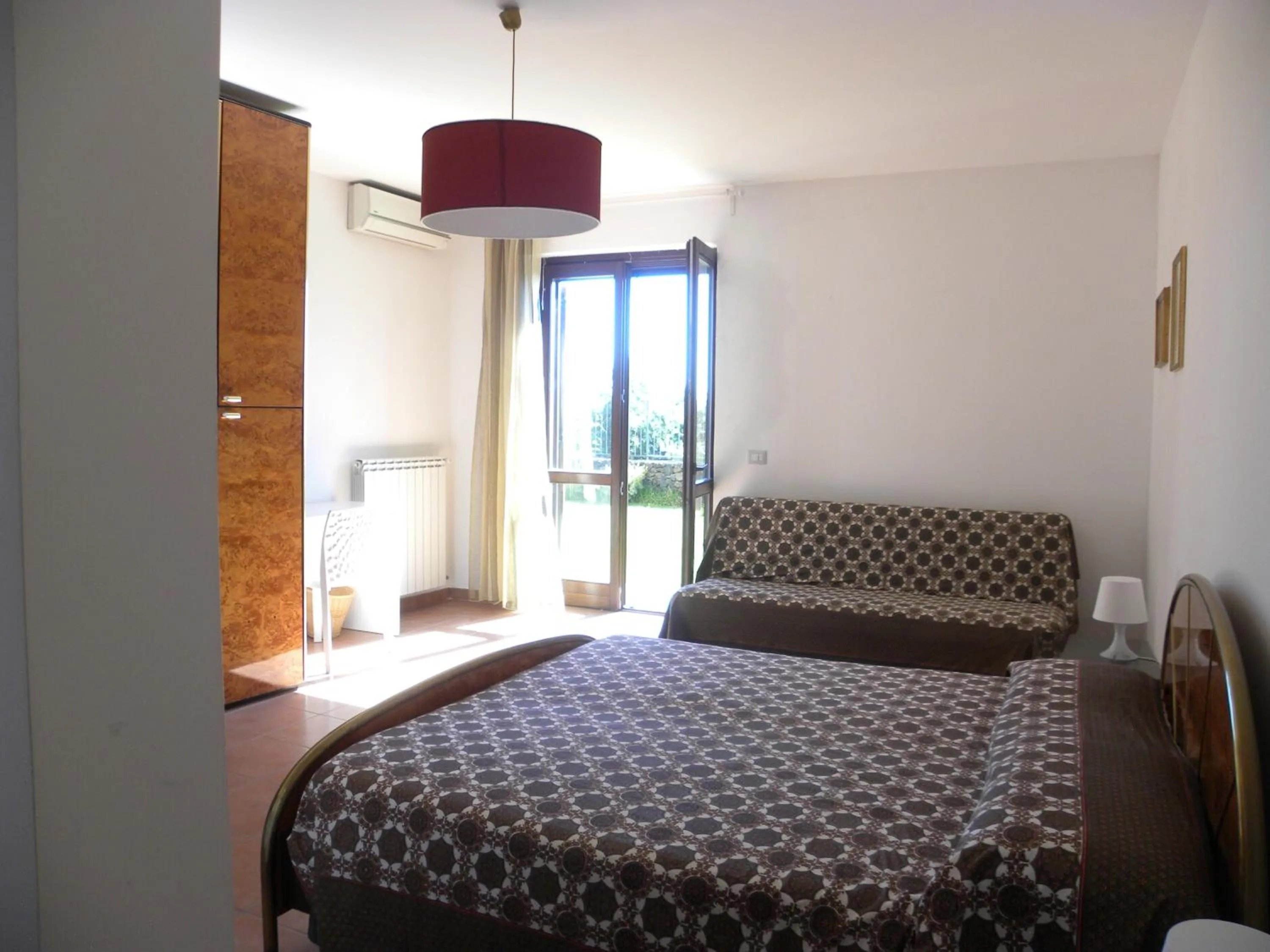 Photo of the whole room, Bed in Poggio Sambuco