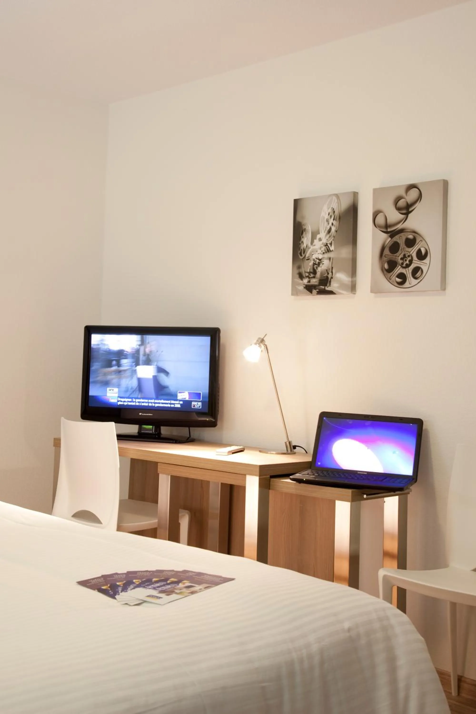 TV and multimedia, Bed in Ténéo Apparthotel Bordeaux Mérignac - Aéroport