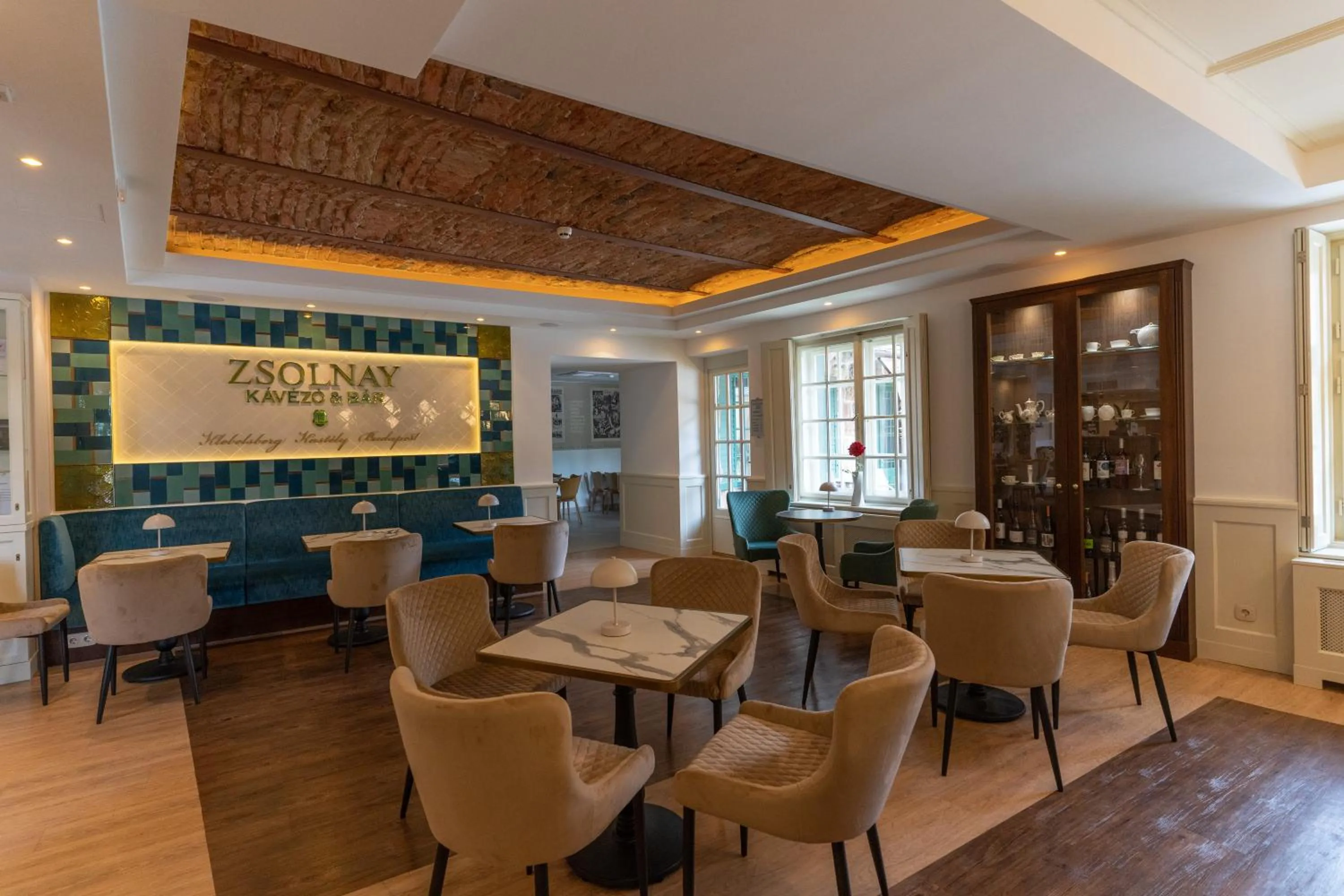 Lounge or bar in Klebelsberg Kastély Budapest