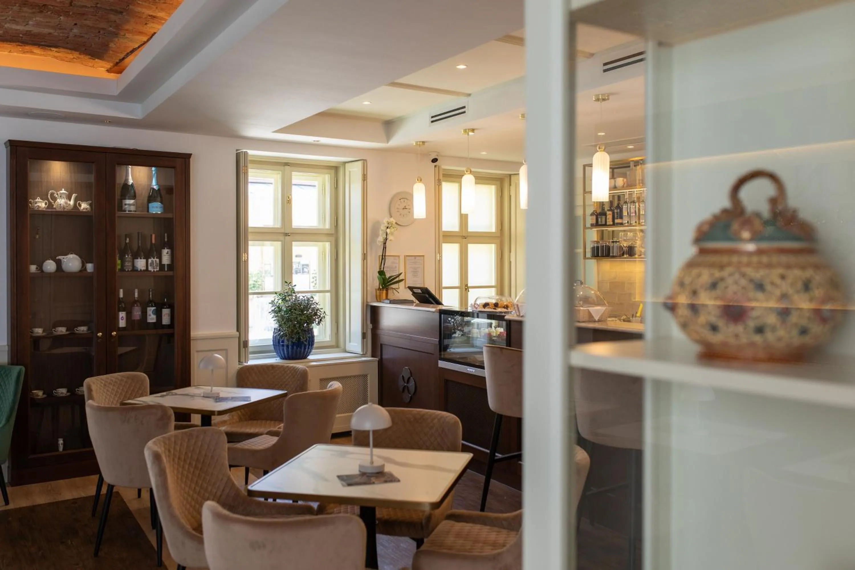 Restaurant/places to eat in Klebelsberg Kastély Budapest