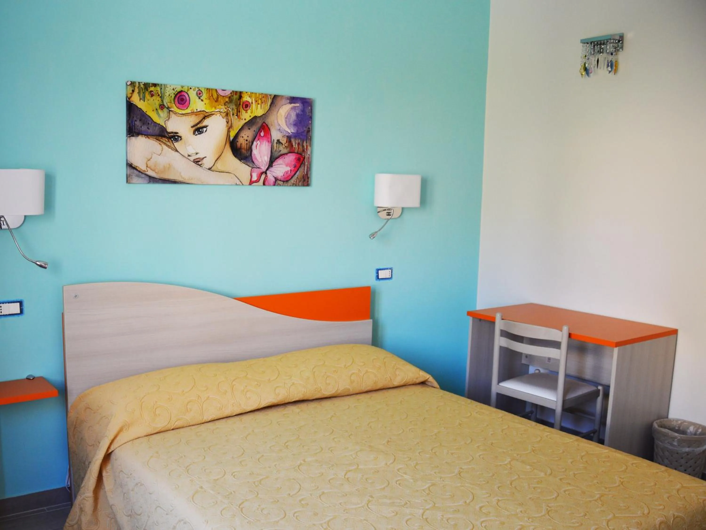 Photo of the whole room, Bed in Good Night Moon B&B