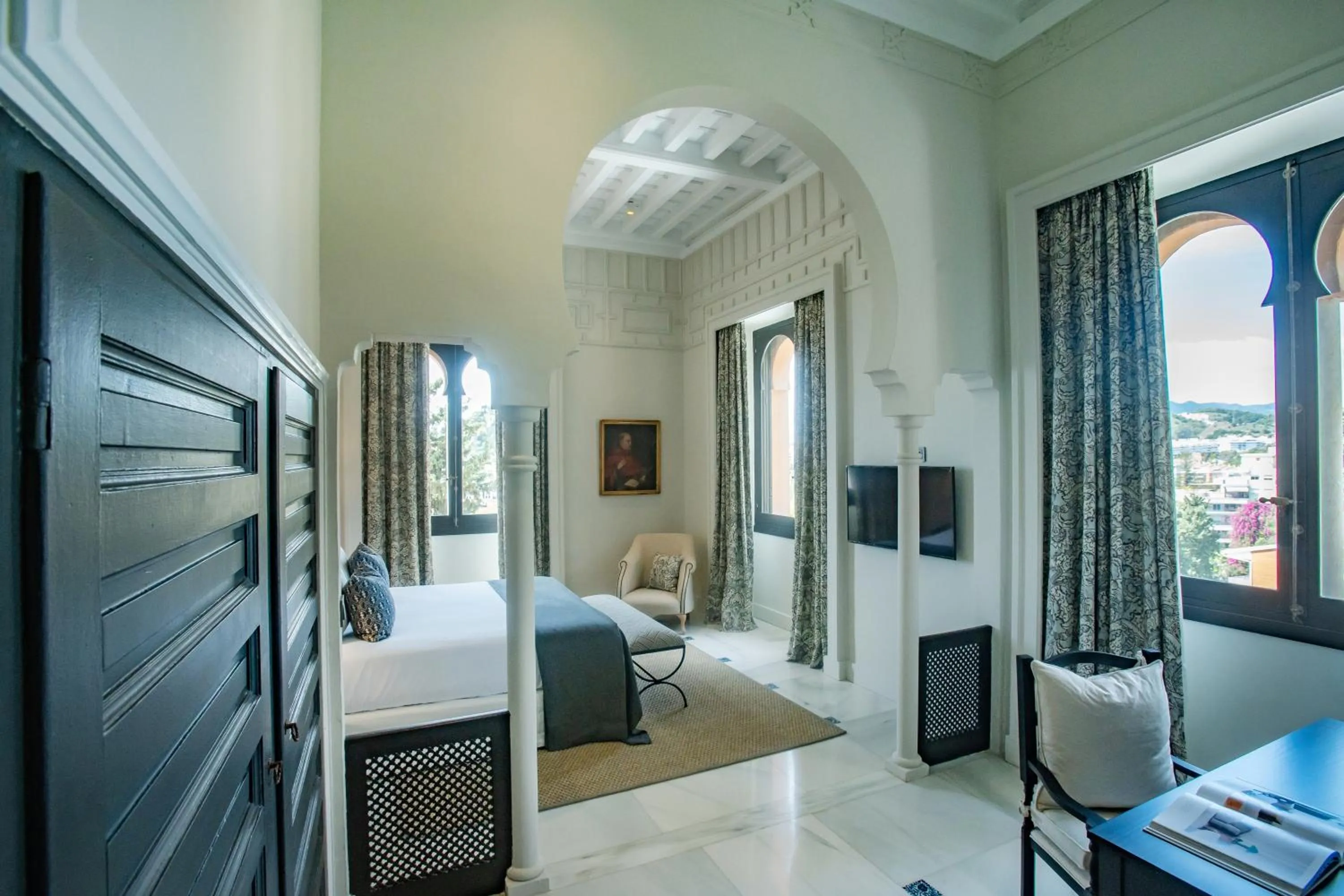 Photo of the whole room, Bed in Soho Boutique Castillo de Santa Catalina - Adults Recommended