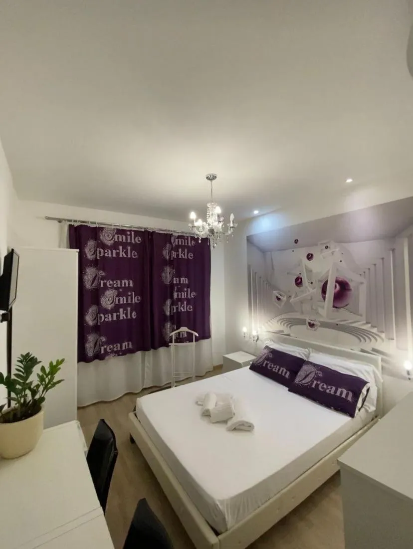 Bed in Rome Sweet Home Vatican