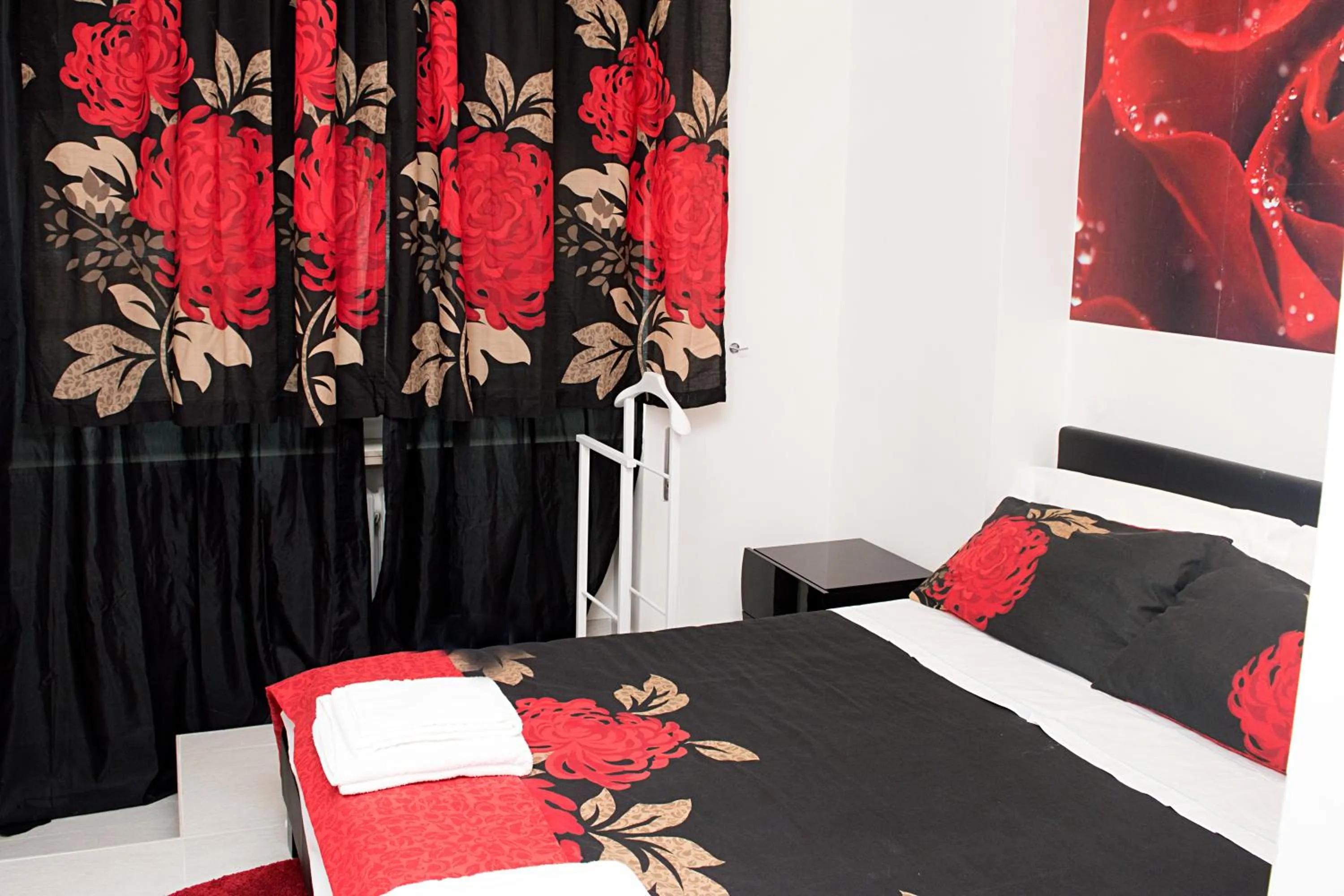 Bed in Rome Sweet Home Vatican