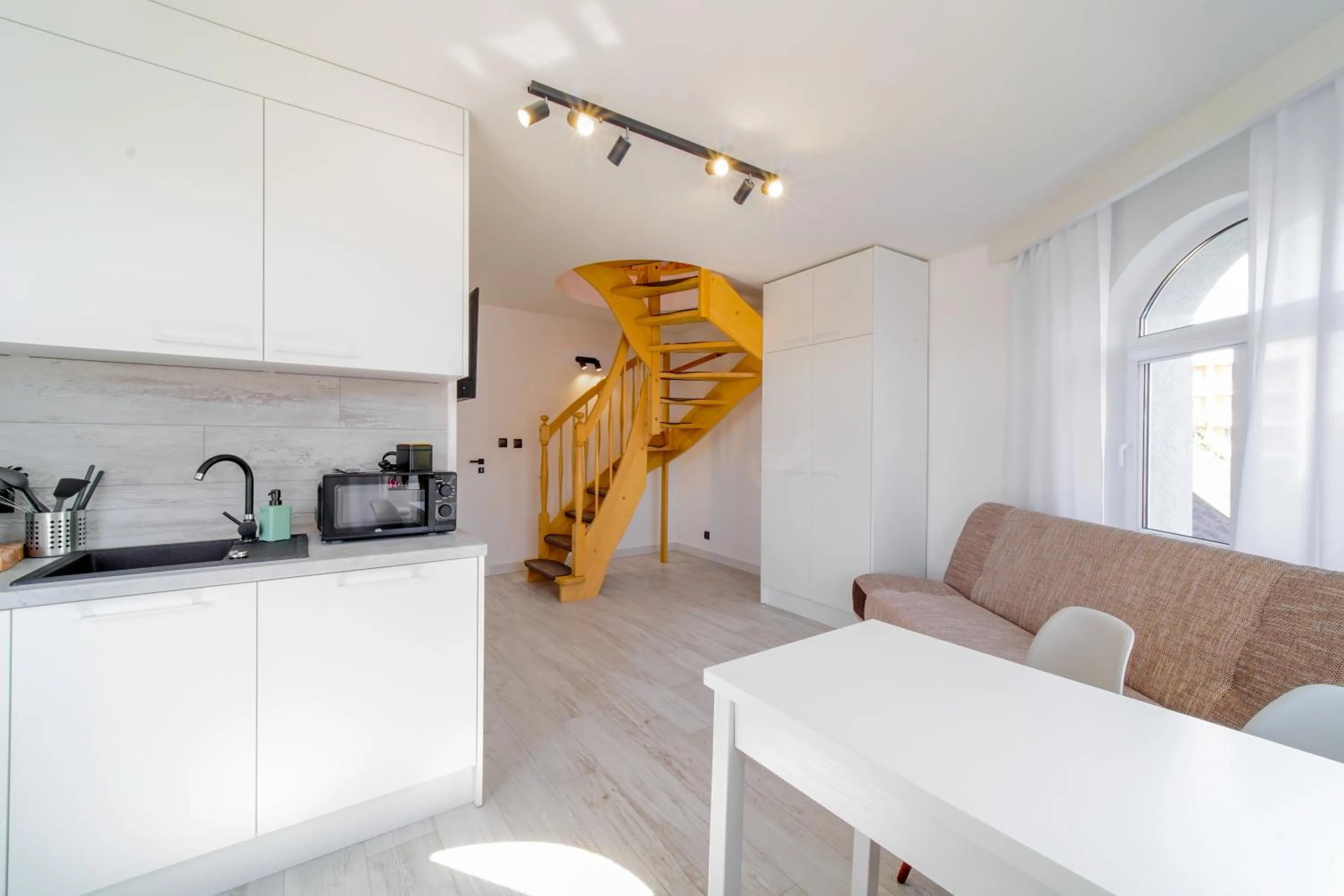 Kitchen or kitchenette in Dobre smaki at Wczasowa8 sea resort