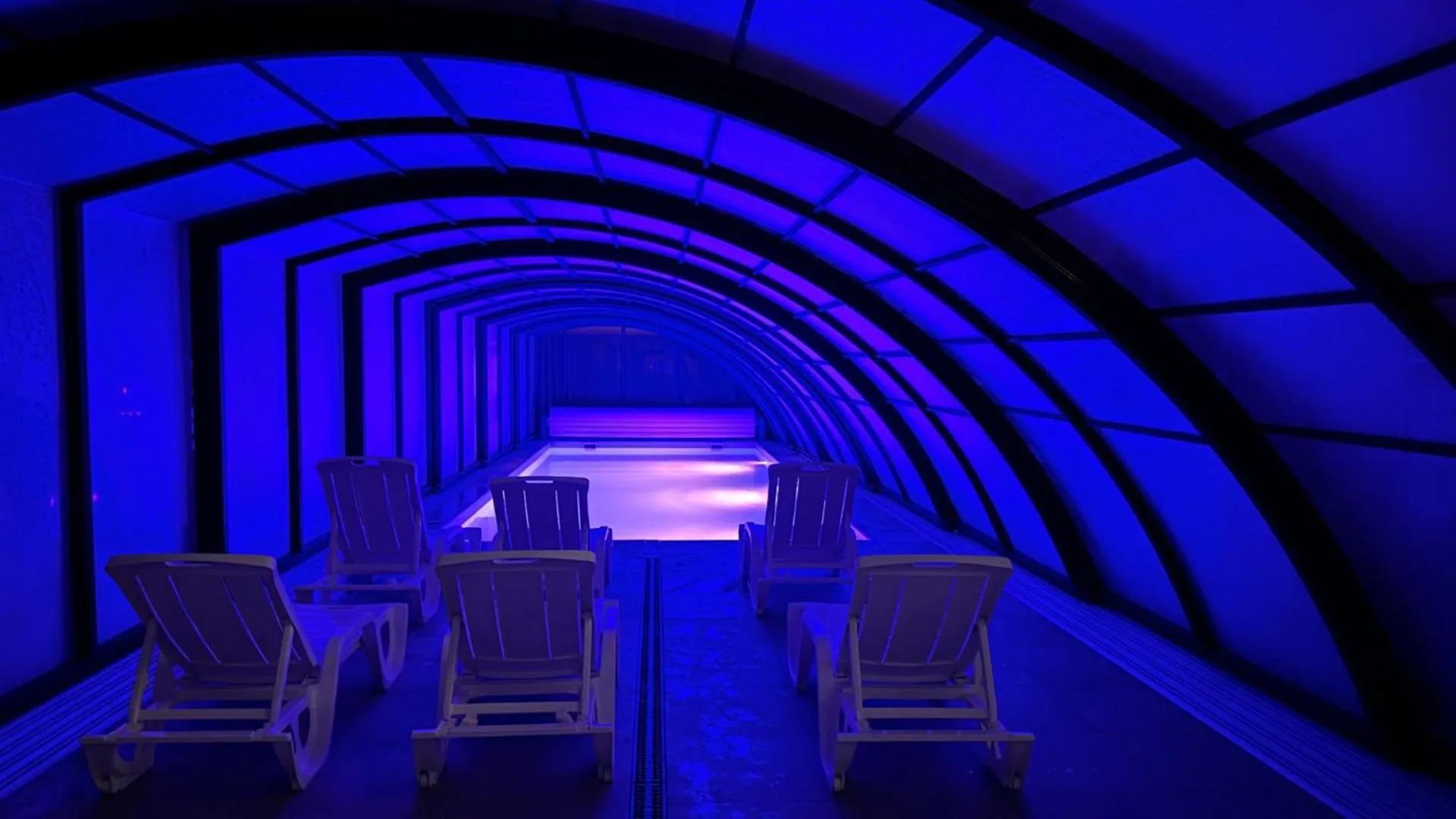 Swimming pool in Dobre smaki at Wczasowa8 sea resort