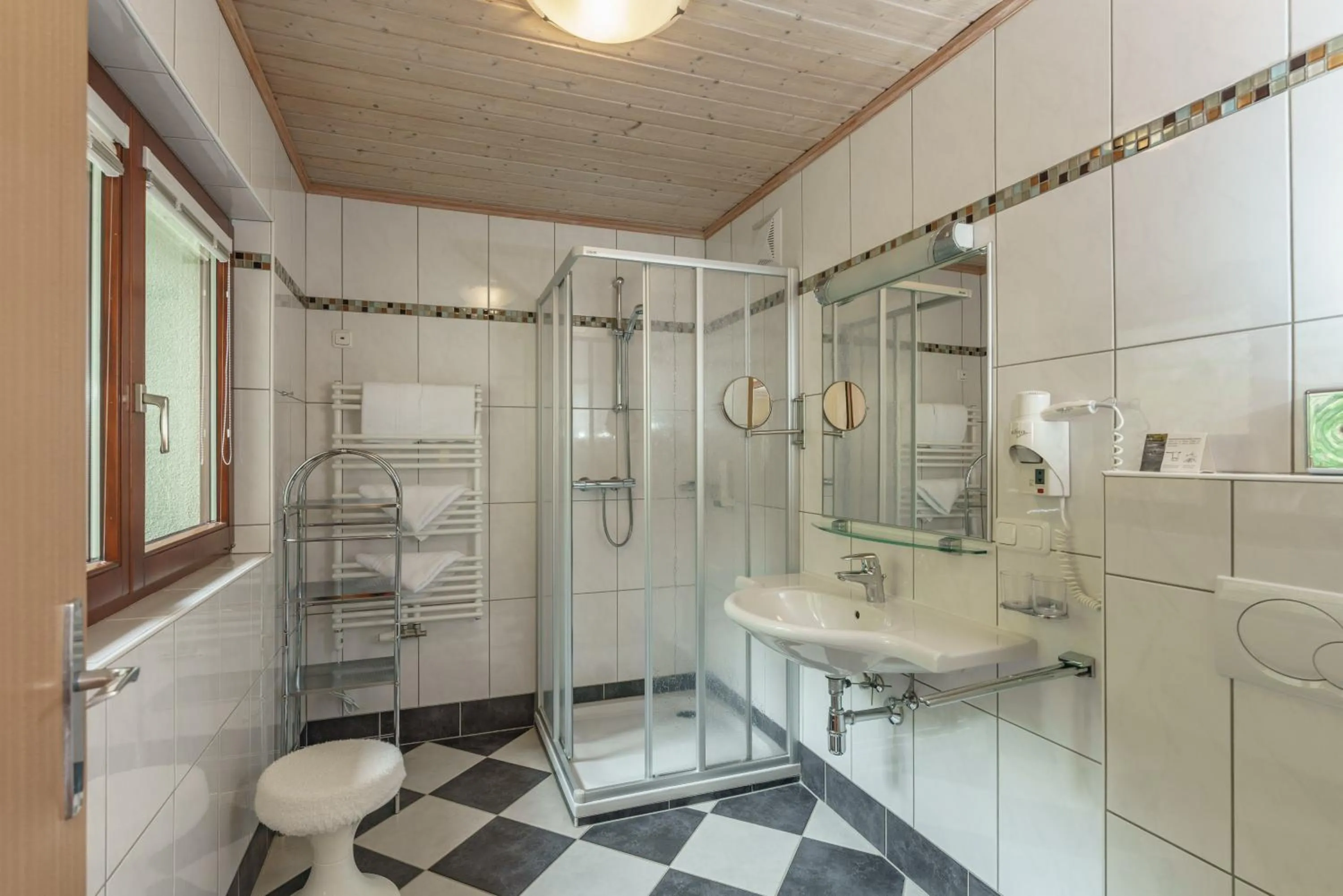 Bathroom in Panoramahotel Gürtl