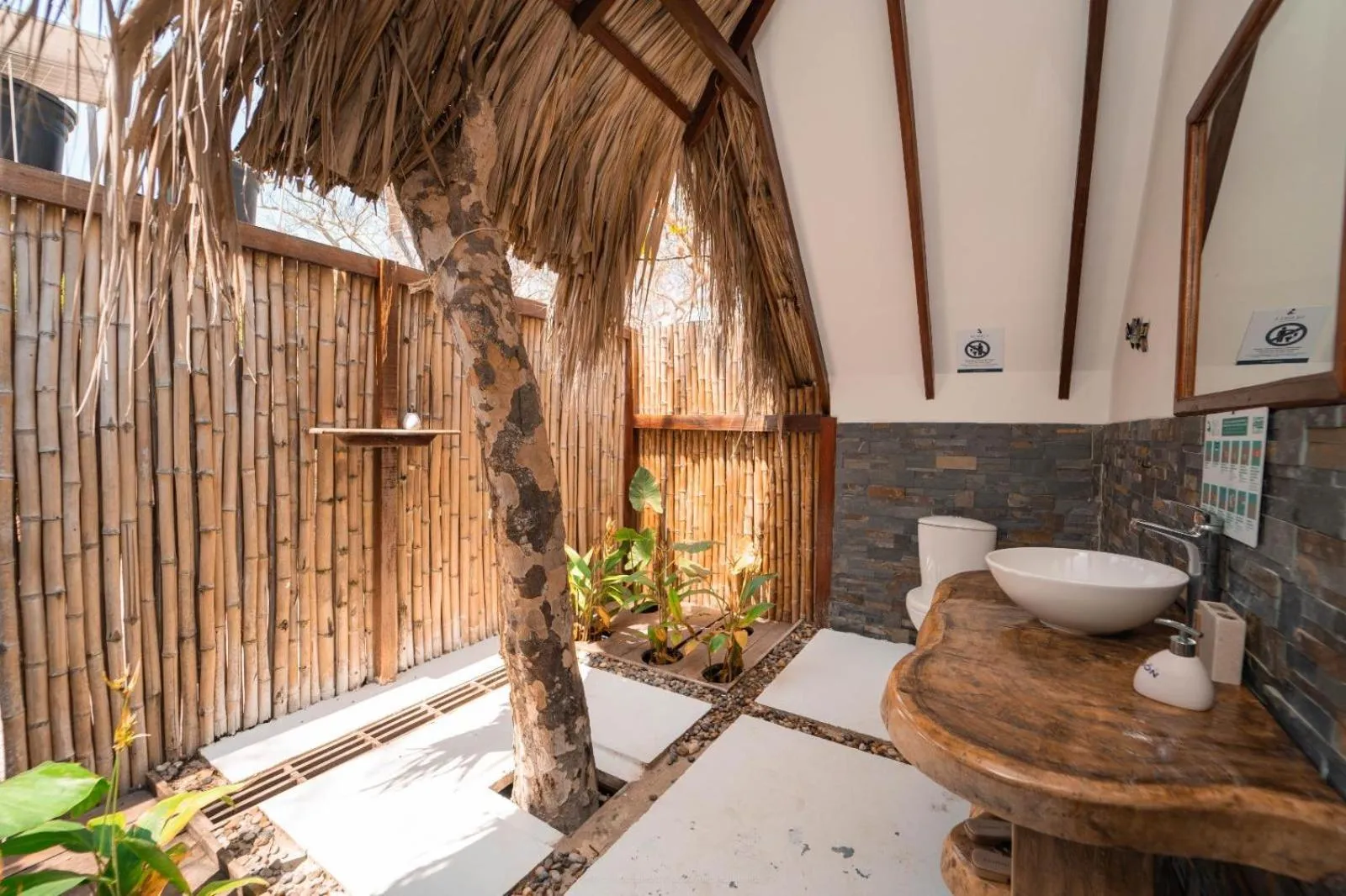 Bathroom in Hotel Islabela Islas Del Rosario